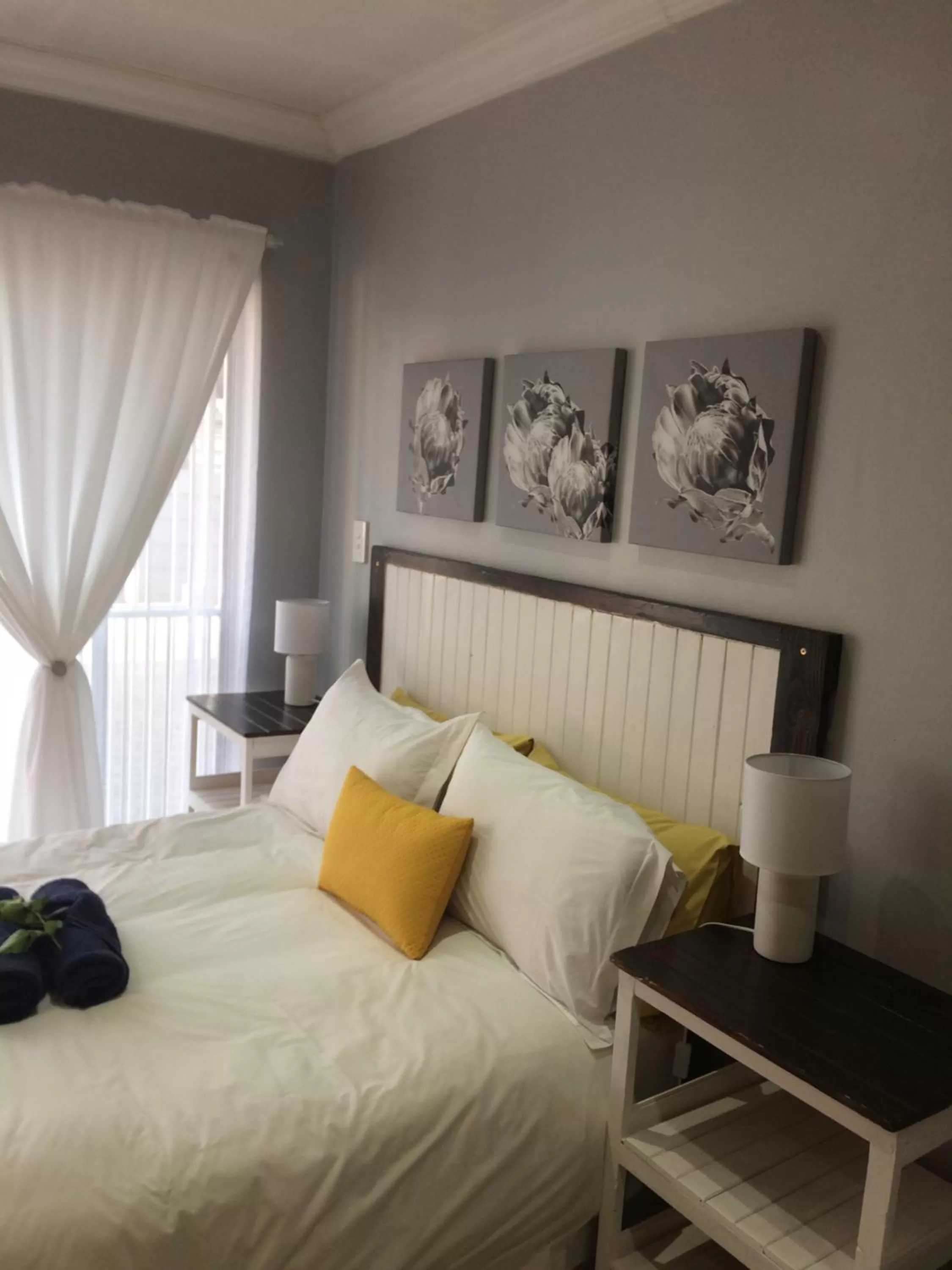 Budget Double Room - single occupancy in B&B 464 on 22nd Ave