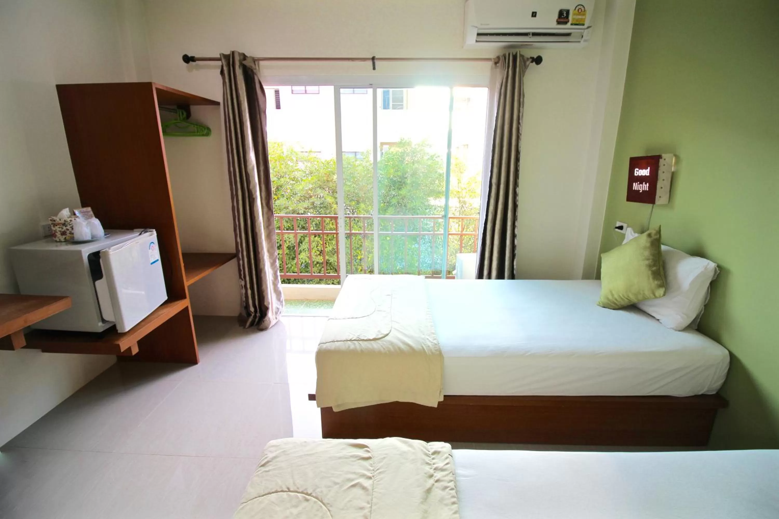 Standard Twin Room in Green Apple Villa