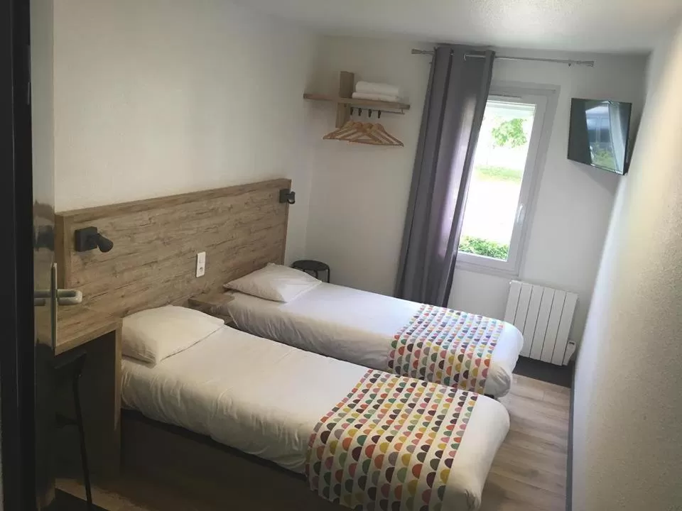 Twin Room in my HOTEL Bordeaux