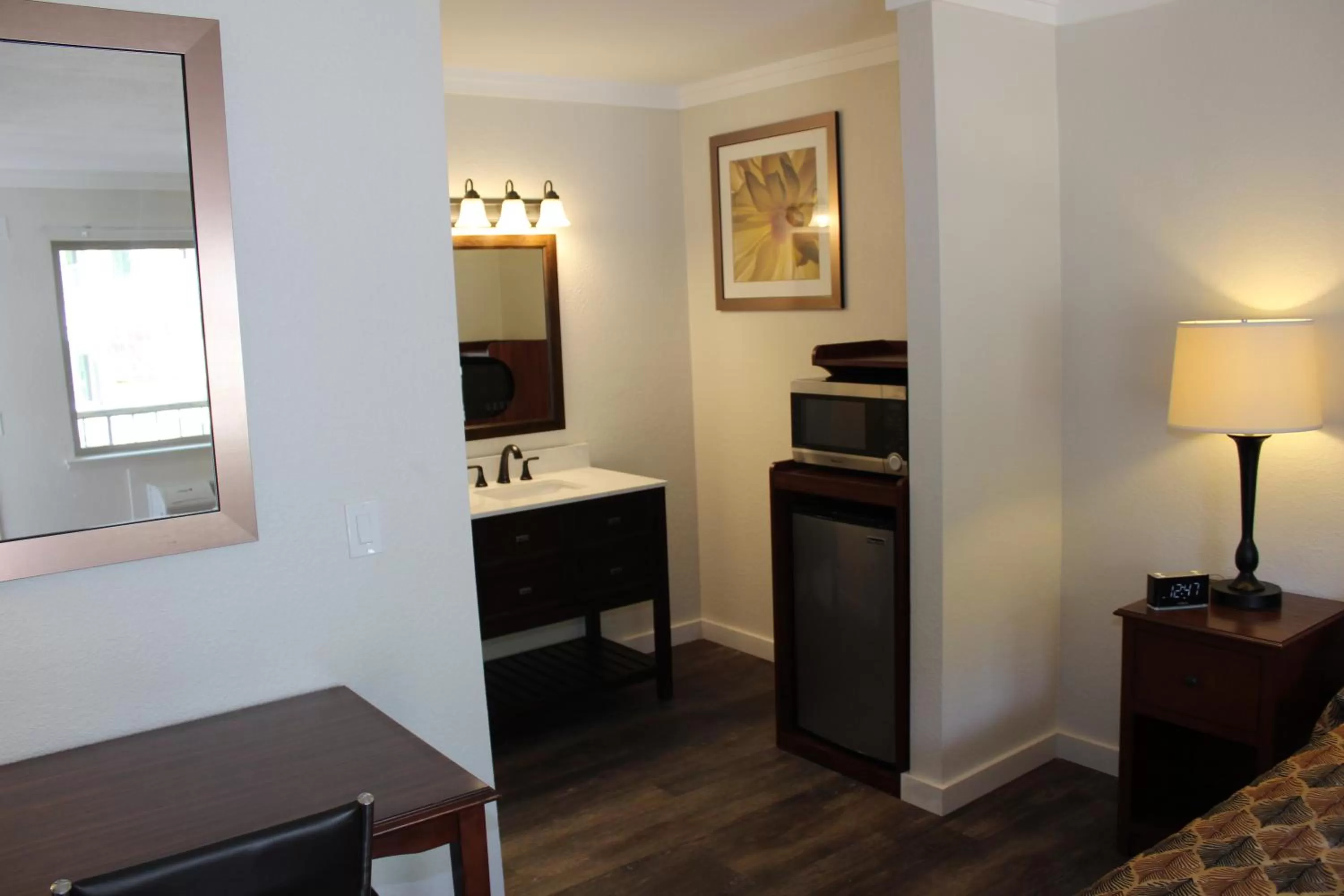 Deluxe King Suite in The Northern Inn