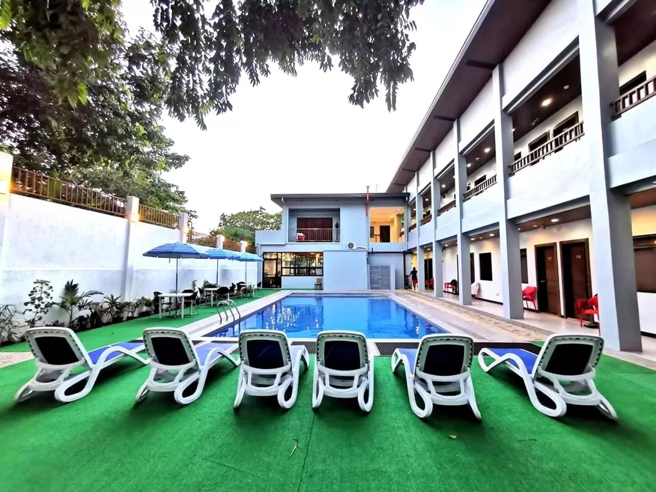 Charms Hotel