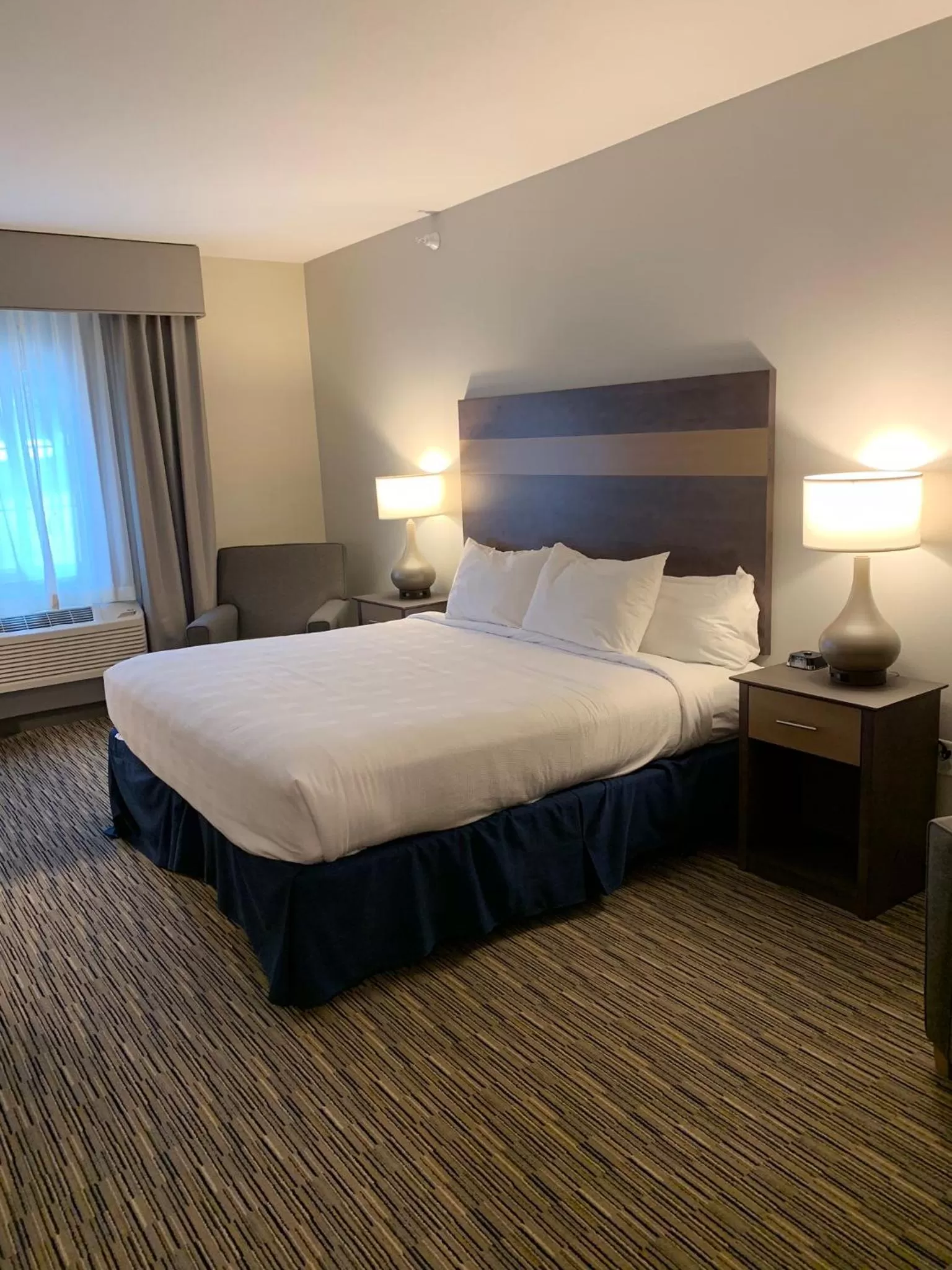 Deluxe Suite in Little Crow Hotel & Conference, Trademark by Wyndham