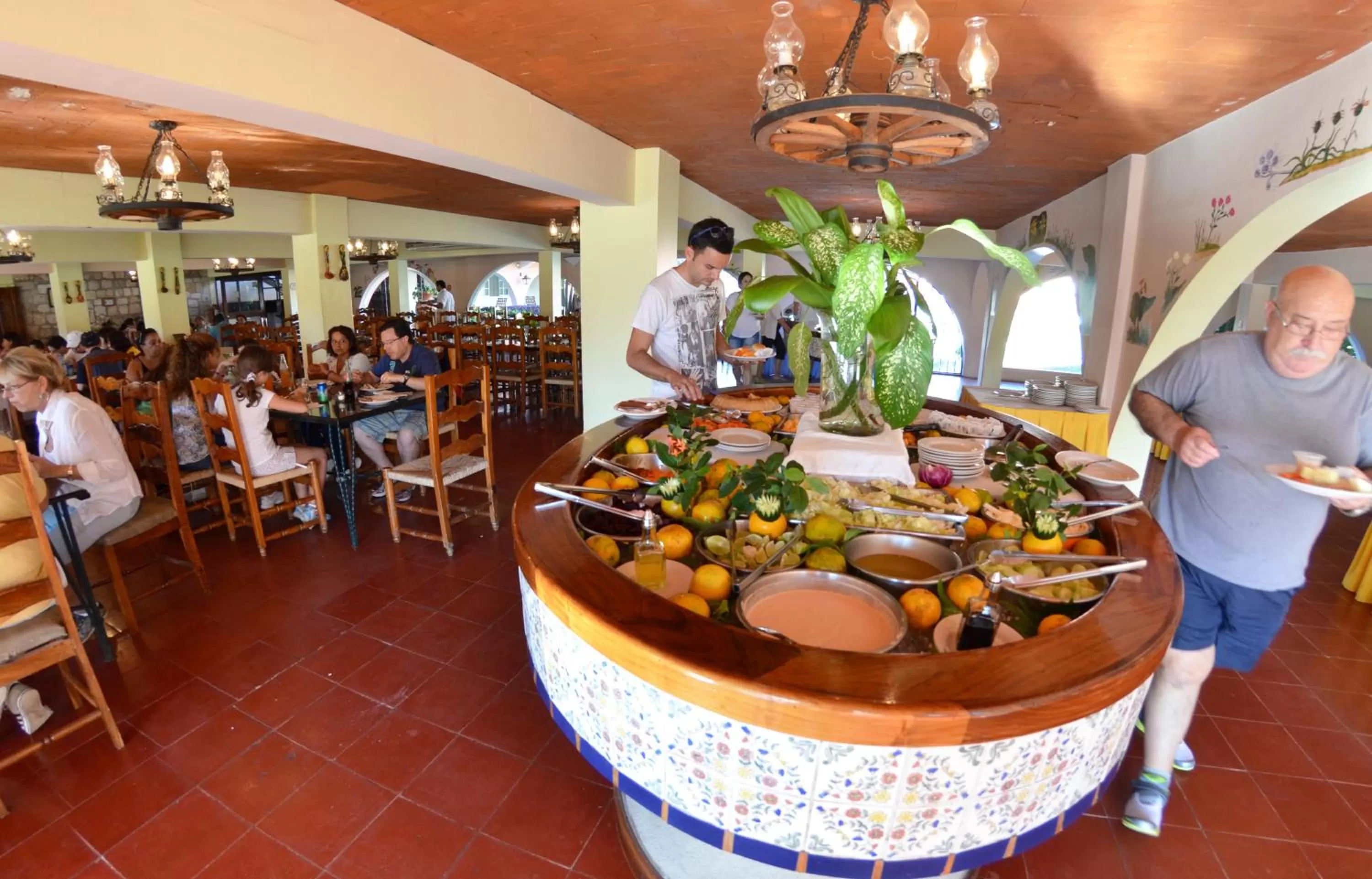 Restaurant/places to eat in Hotel Chichen Itza