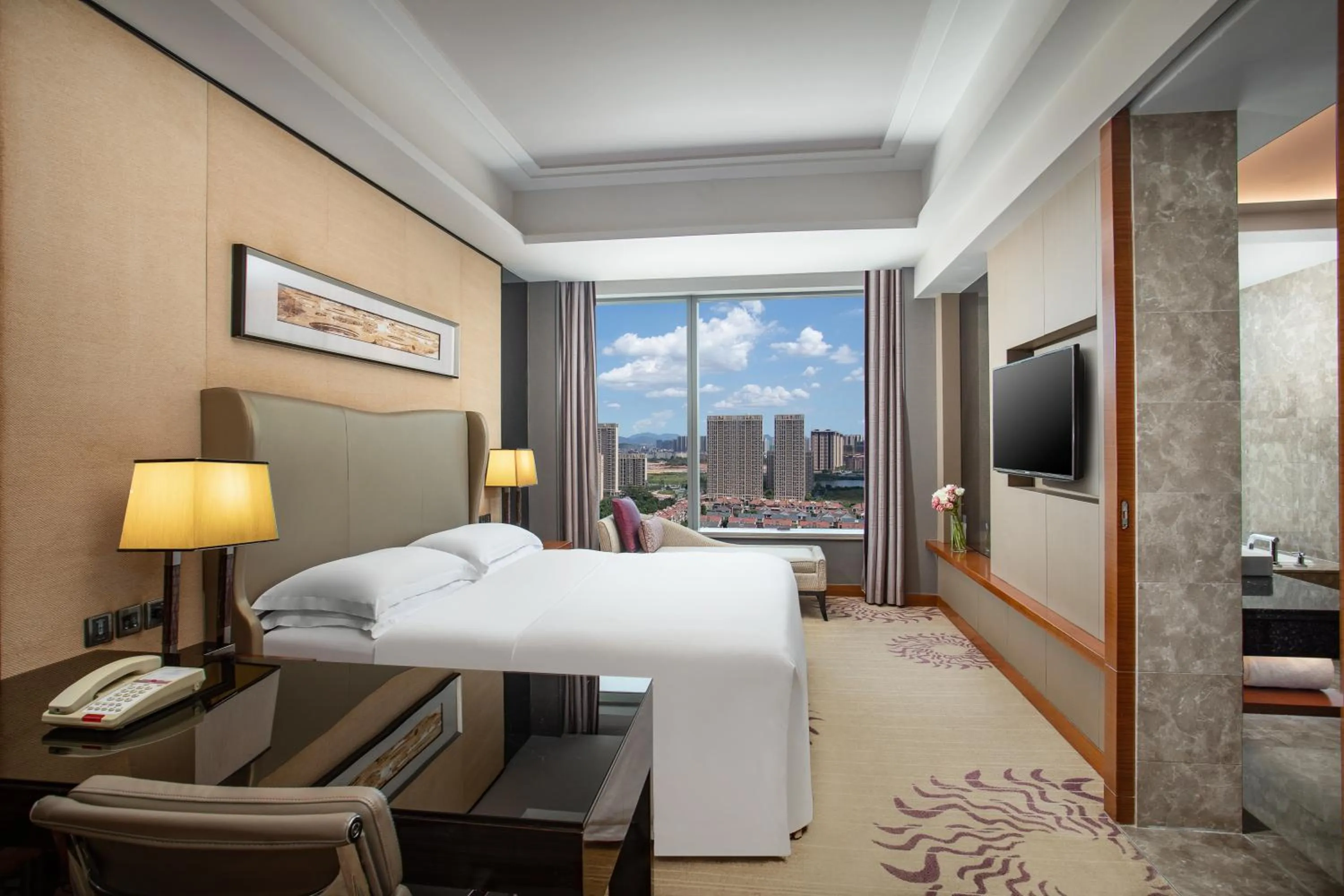 Standard King Room in Crowne Plaza Huizhou by IHG