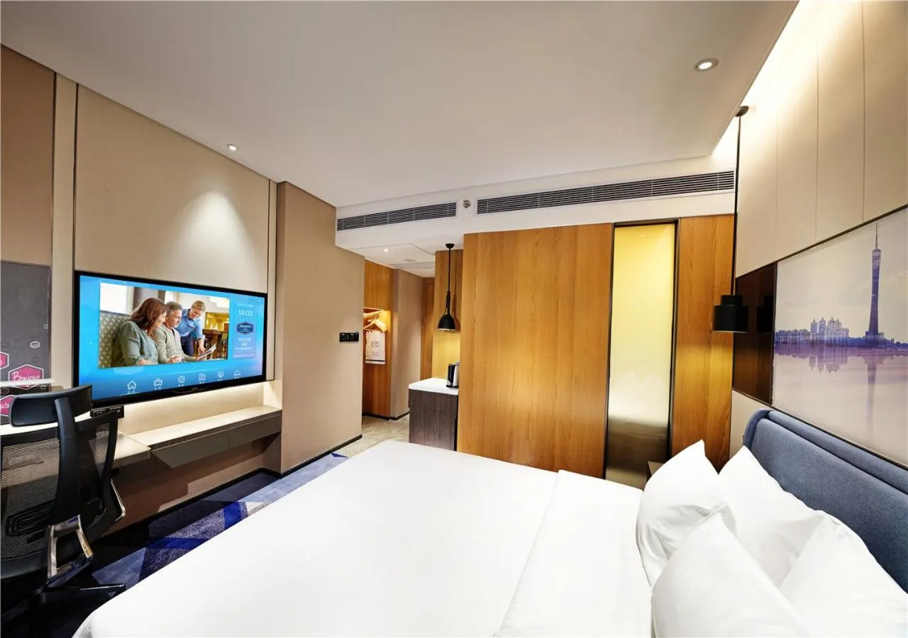 Superior King Bed Room in Hampton by Hilton Guangzhou Tianhe Sports Center