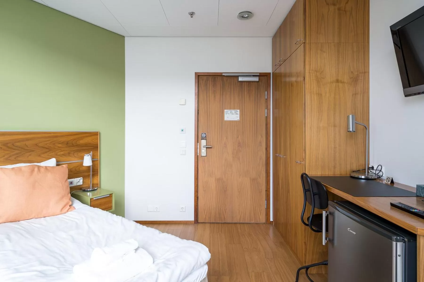 Standard Twin Room in Hiisi Hotel Helsinki Jätkäsaari