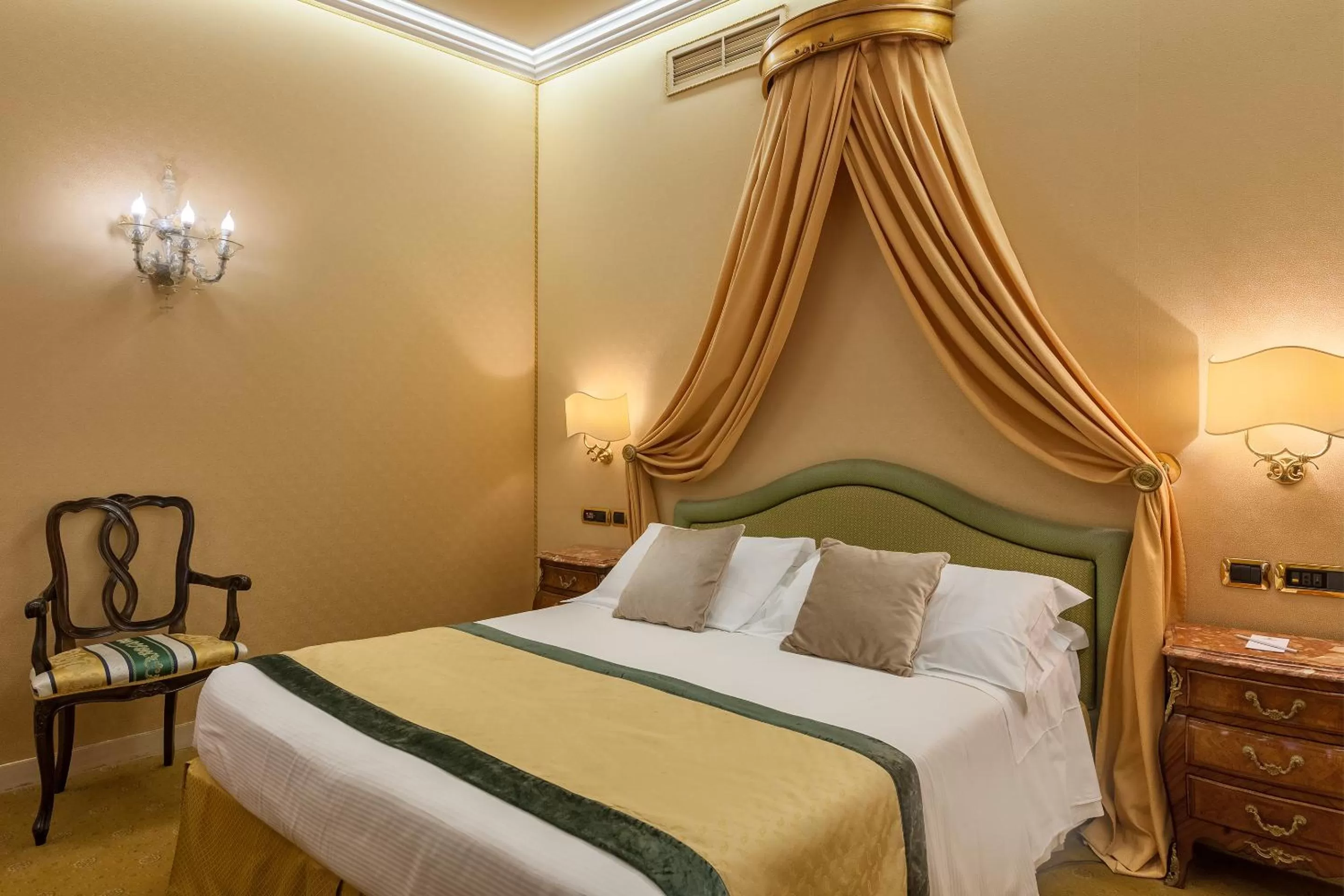 Classic Double or Twin Room in Hotel Ca' dei Conti