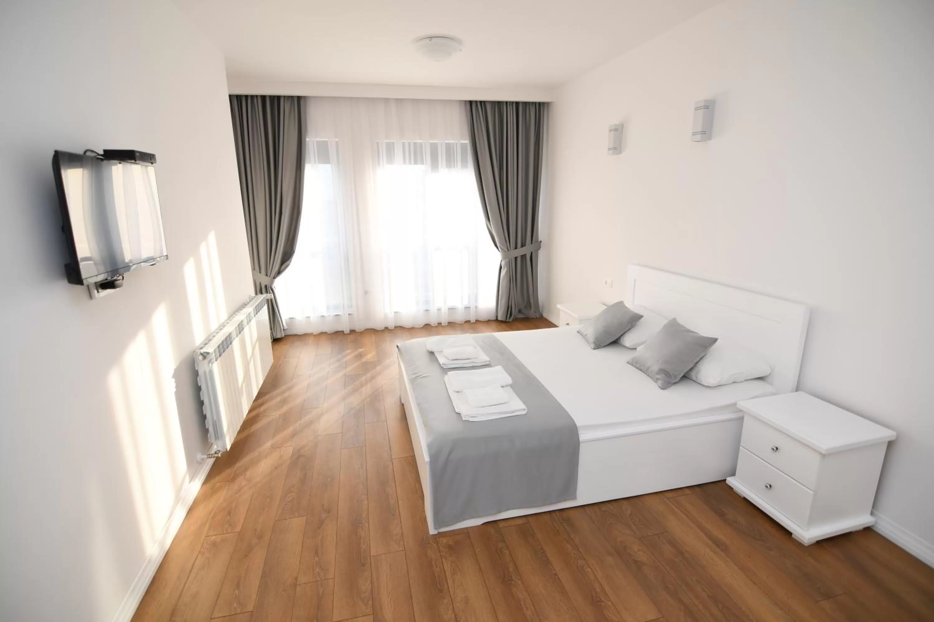 Twin Room in Elan Luxury Apartments & Rooms