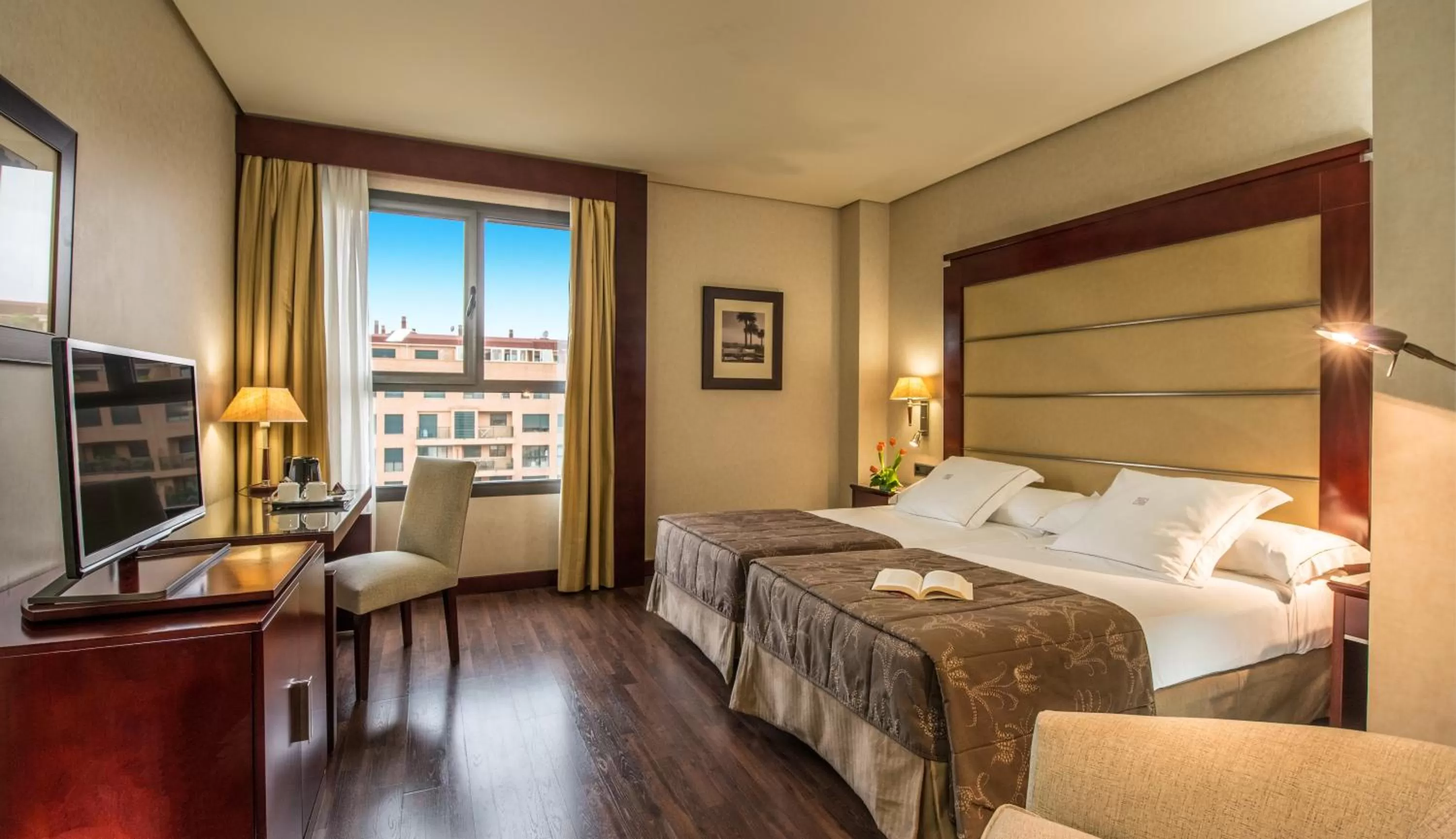 Standard Double Room with Parking in Hotel Valencia Center