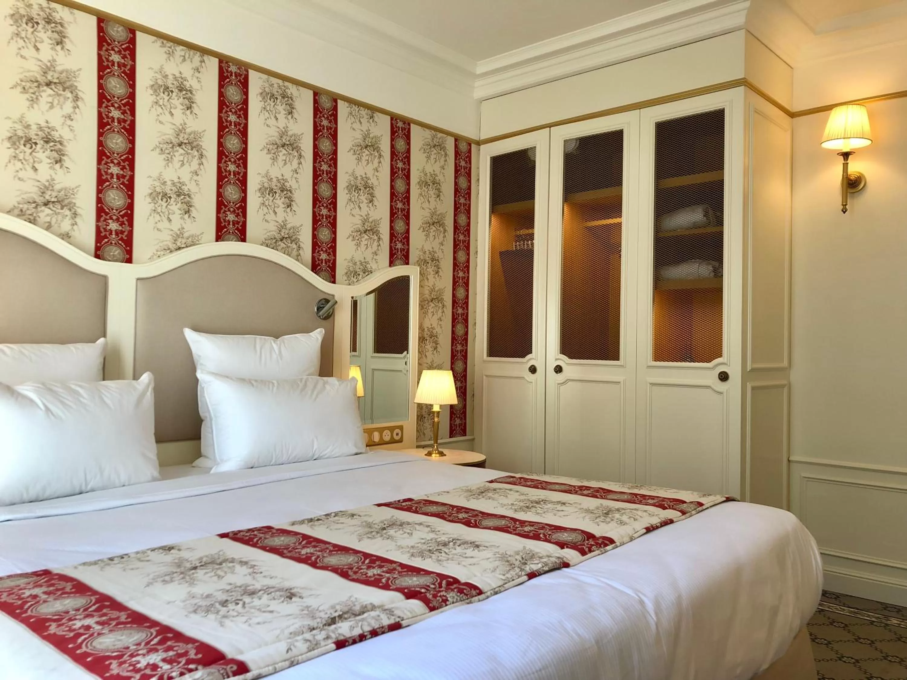 Superior Double or Twin Room in Hôtel Mayfair Paris