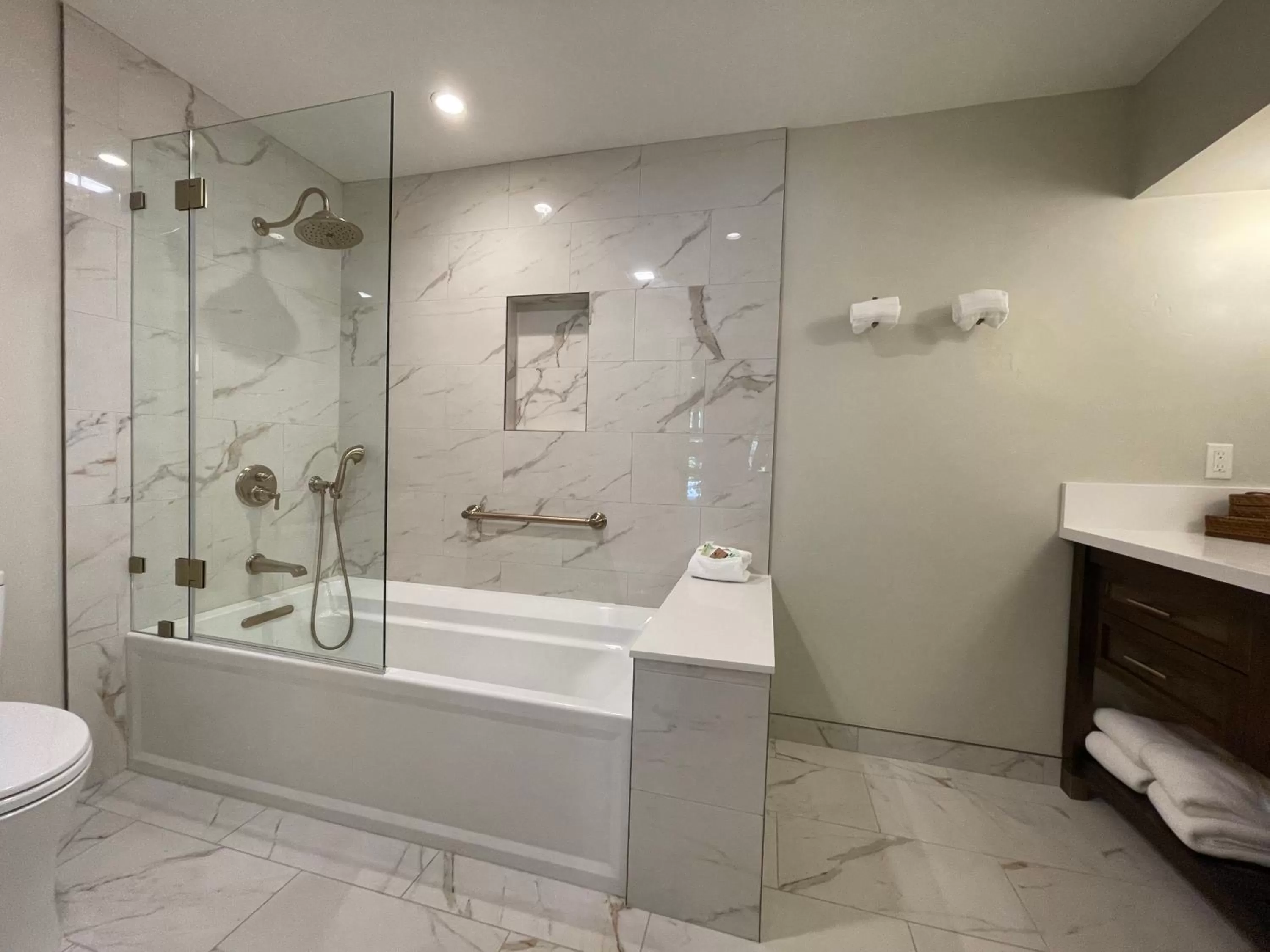 Superior King Room- 1 King Bed in The Jack London Lodge