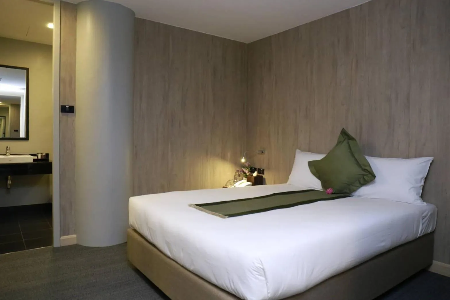 Day Use Room - 10 hours use only in Sleep Box by Miracle -Booked on Hourly Basis