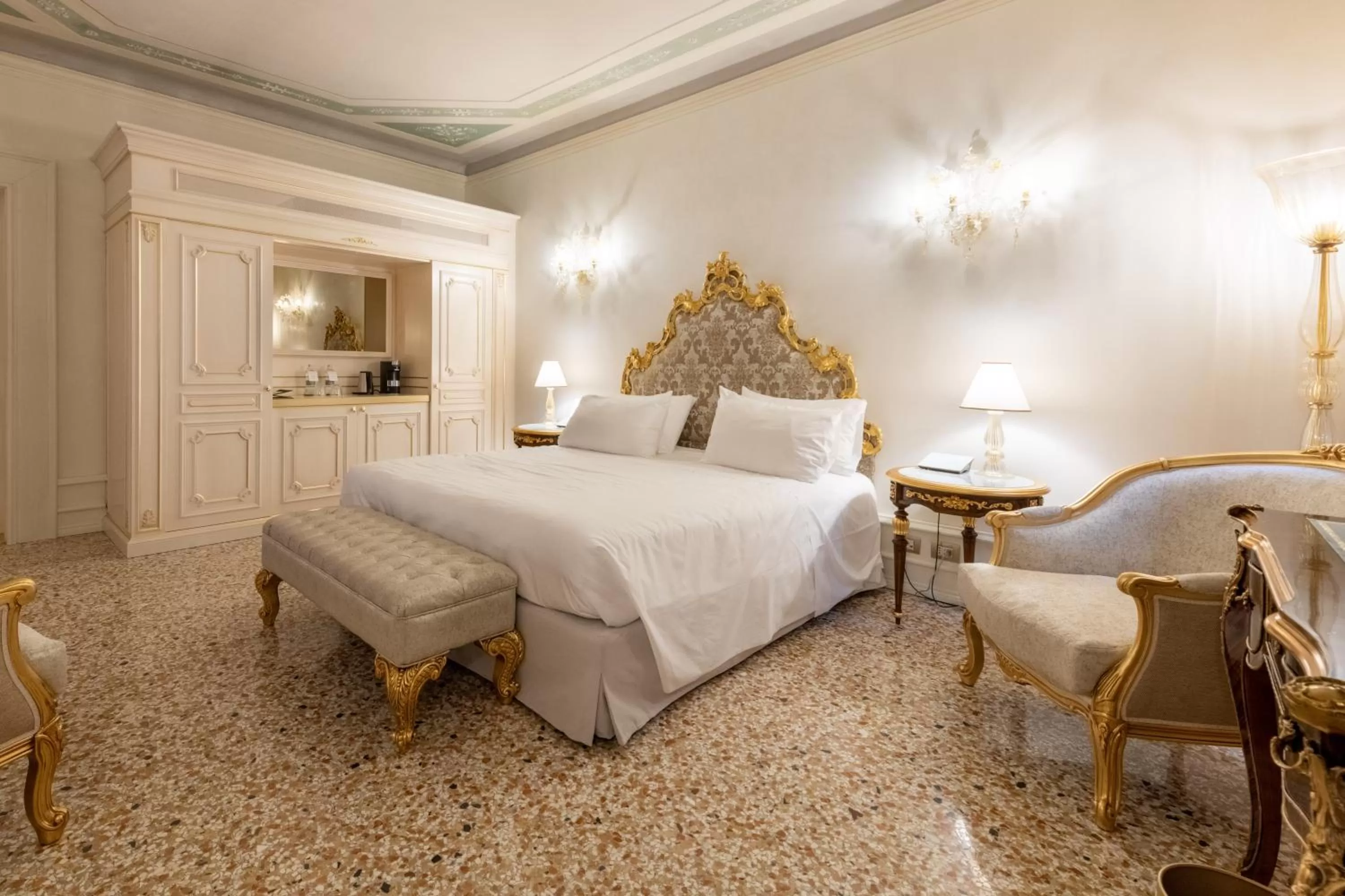 Classic Suite in Ca' Bonfadini Historic Experience