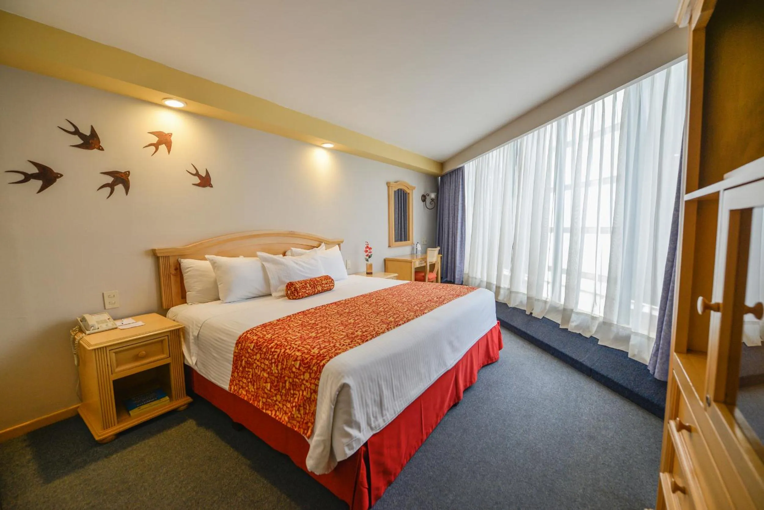 Standard King Room in Aranzazu Plaza Kristal Aguascalientes