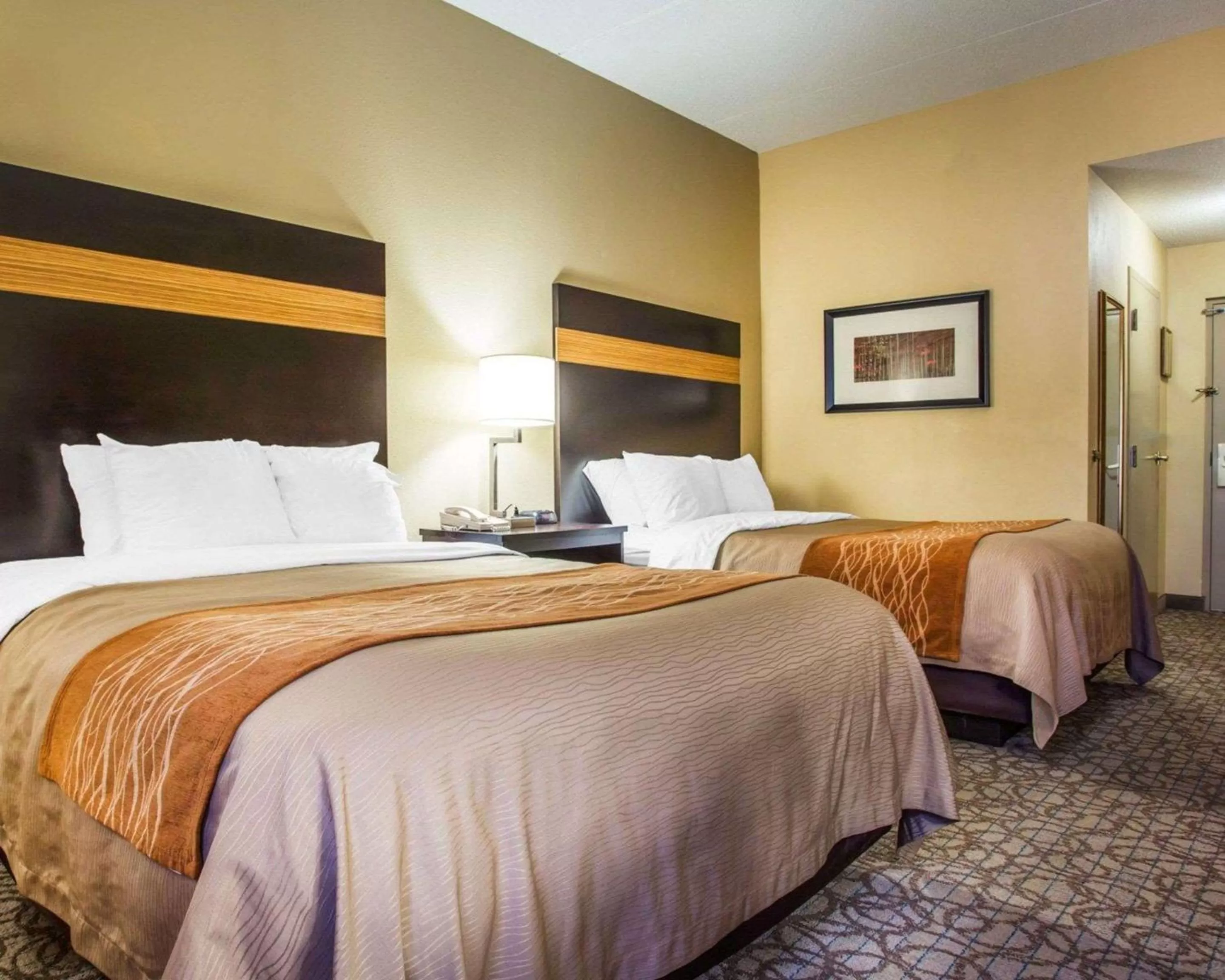Standard Room, 2 Queen Beds, Non-Smoking in Comfort Inn & Suites at Stone Mountain