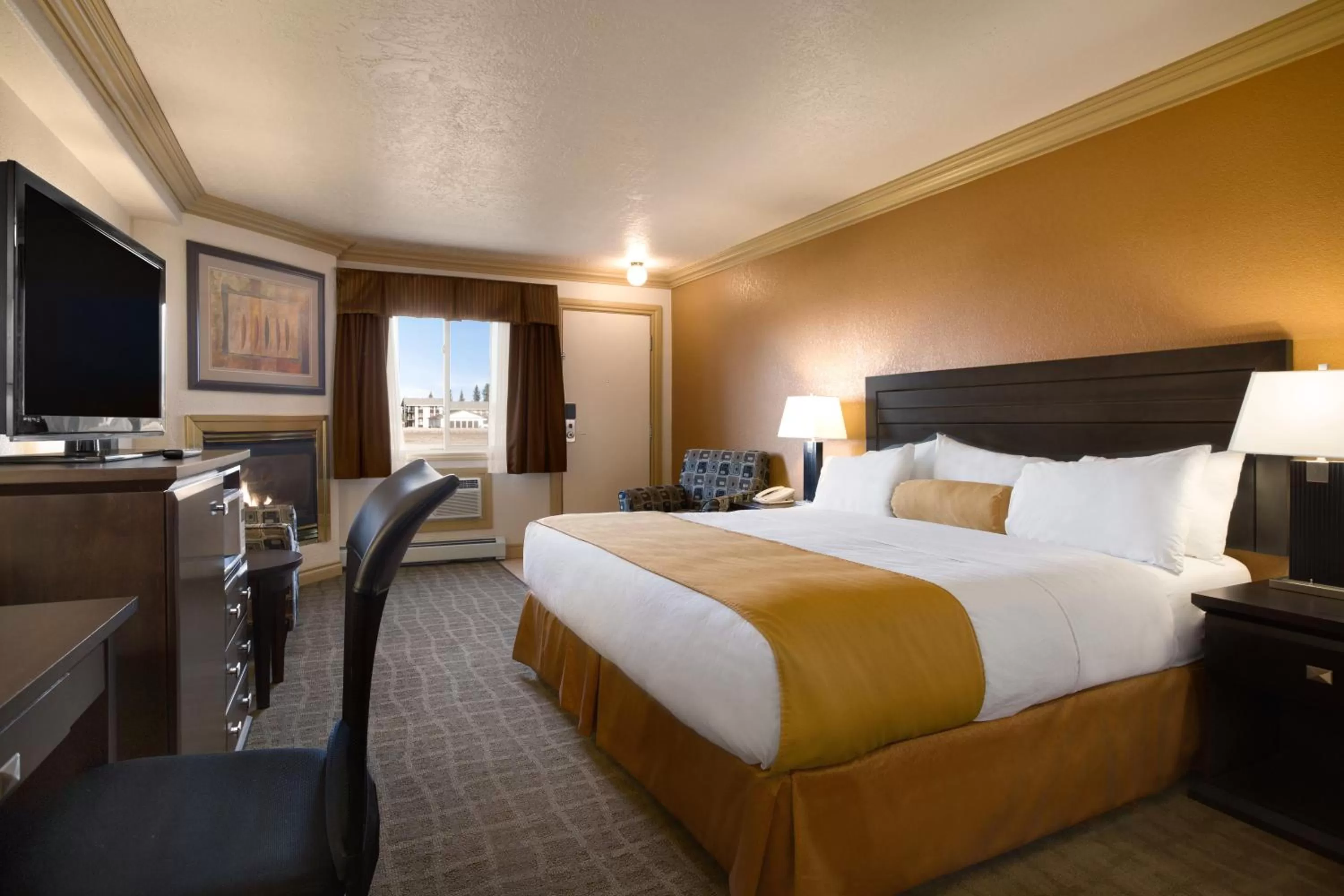 King Room - Non-Smoking in Days Inn by Wyndham High Level