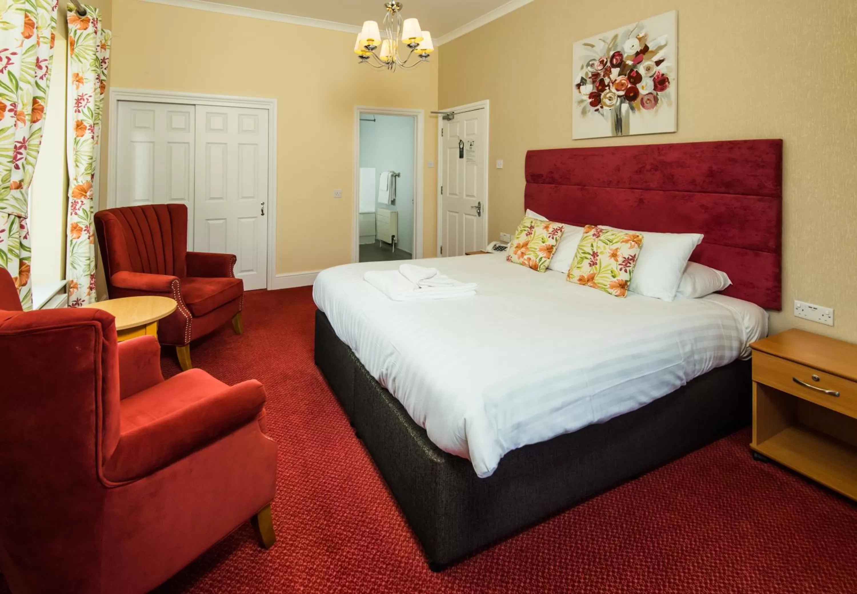 Club Double Room in Cliffden Hotel