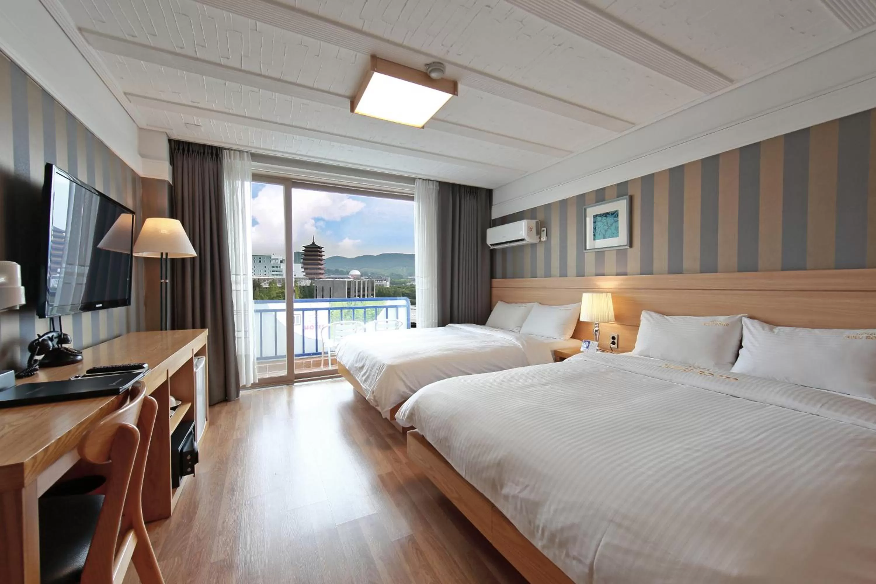 Family Twin Room in Benikea Swiss Rosen Hotel