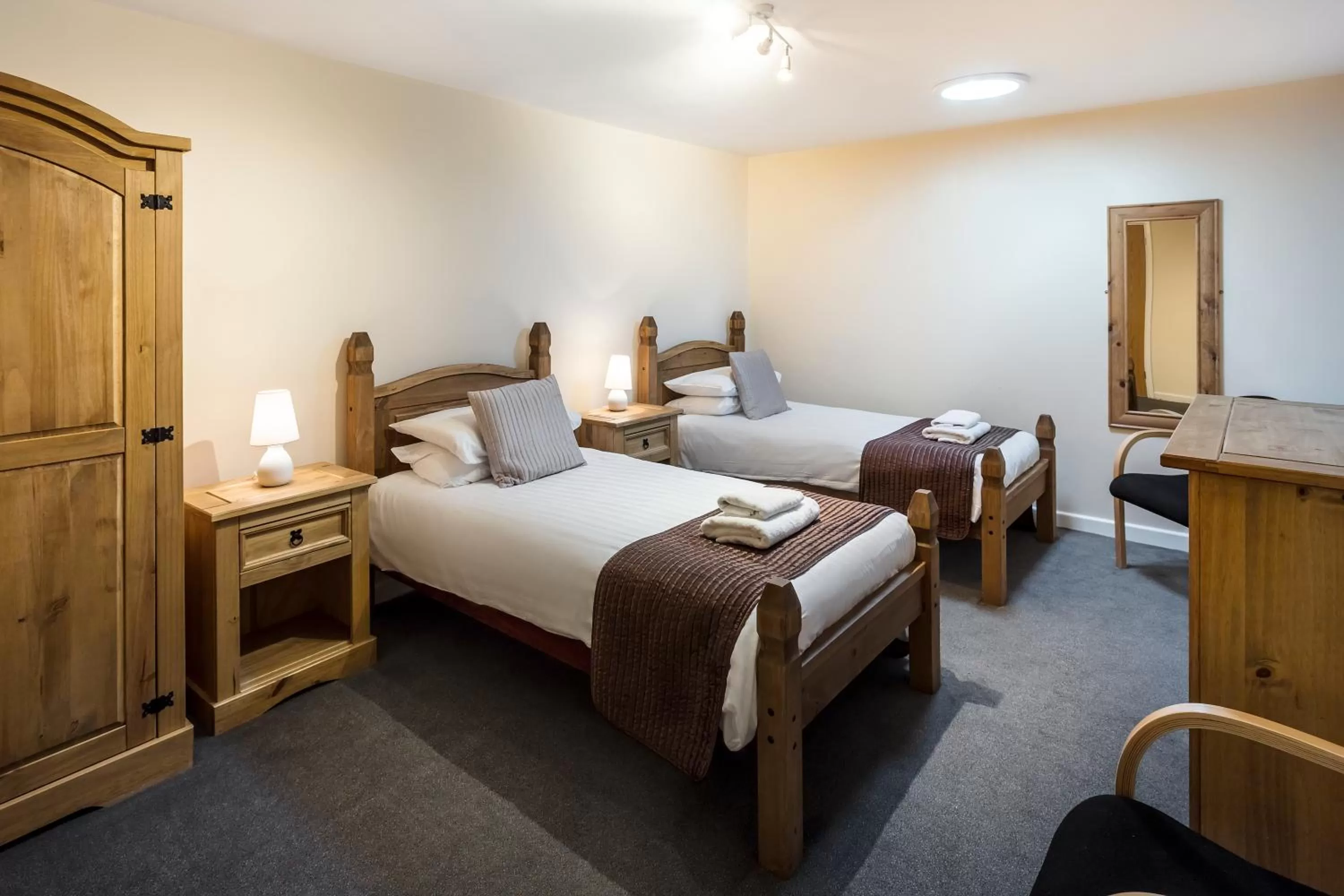 Superior Twin Room with No Window in Roydon Marina Village Hotel