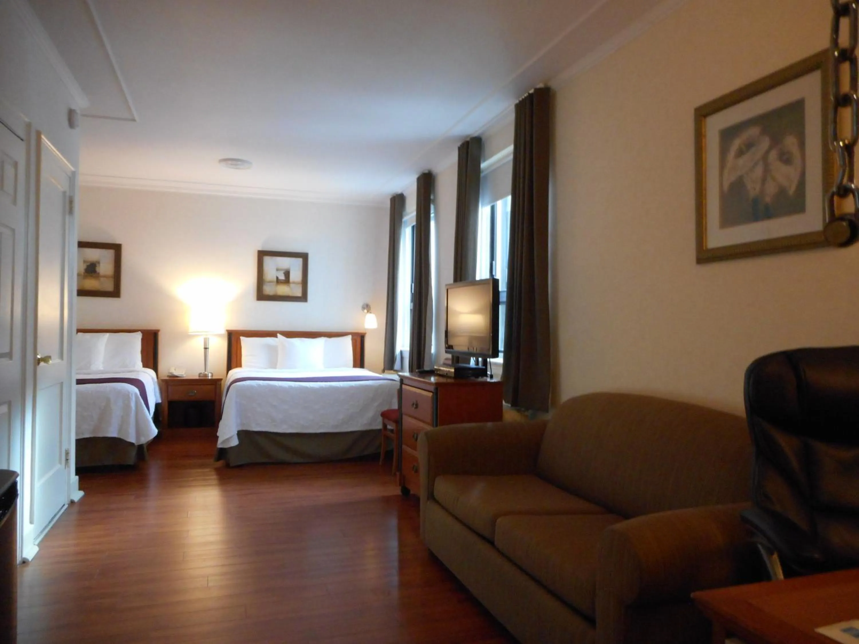 Deluxe Double Room with Two Double Beds in Hotel St-Denis