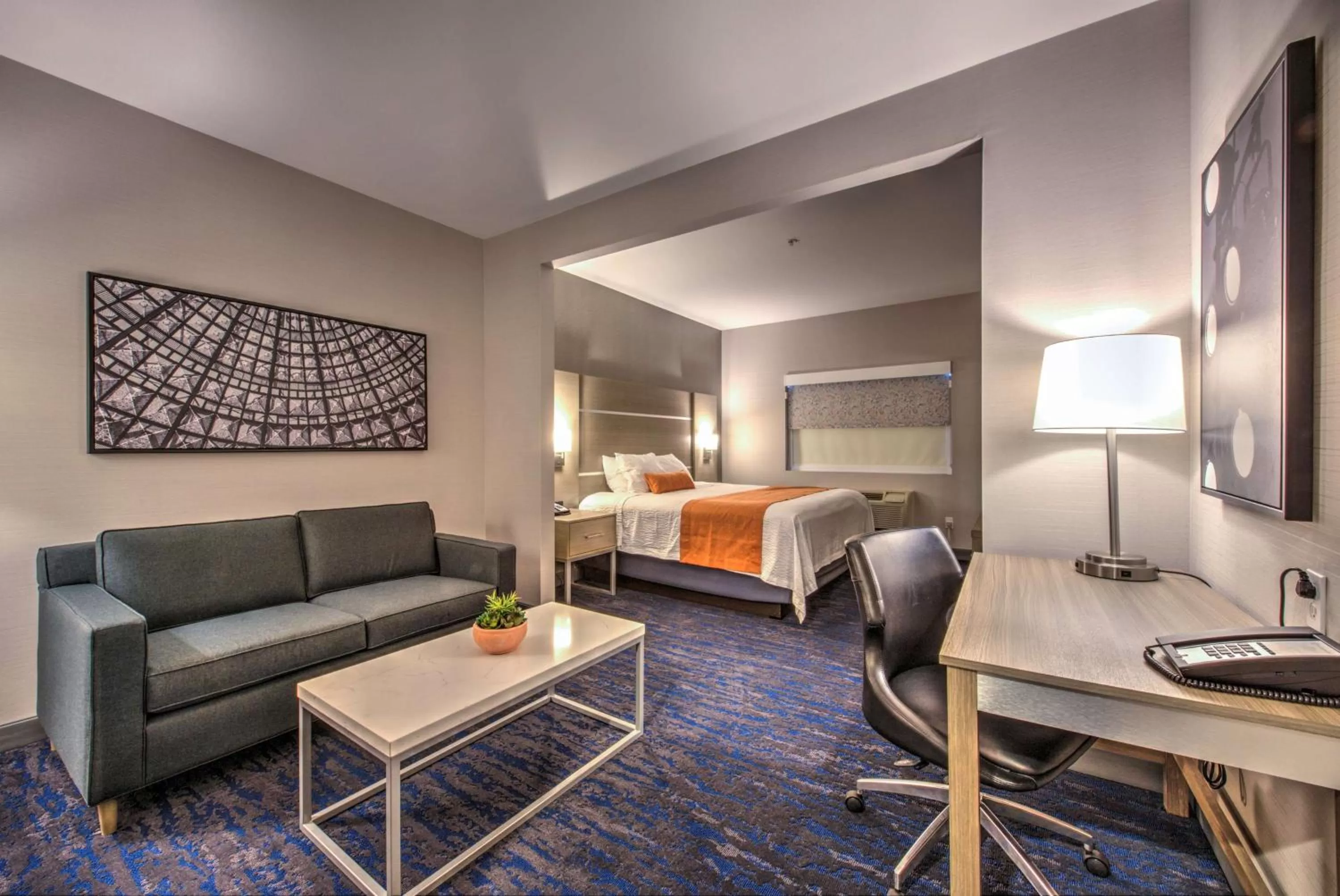 King Room - Mobility Access/Non-Smoking in Best Western Plus Media Center Inn & Suites