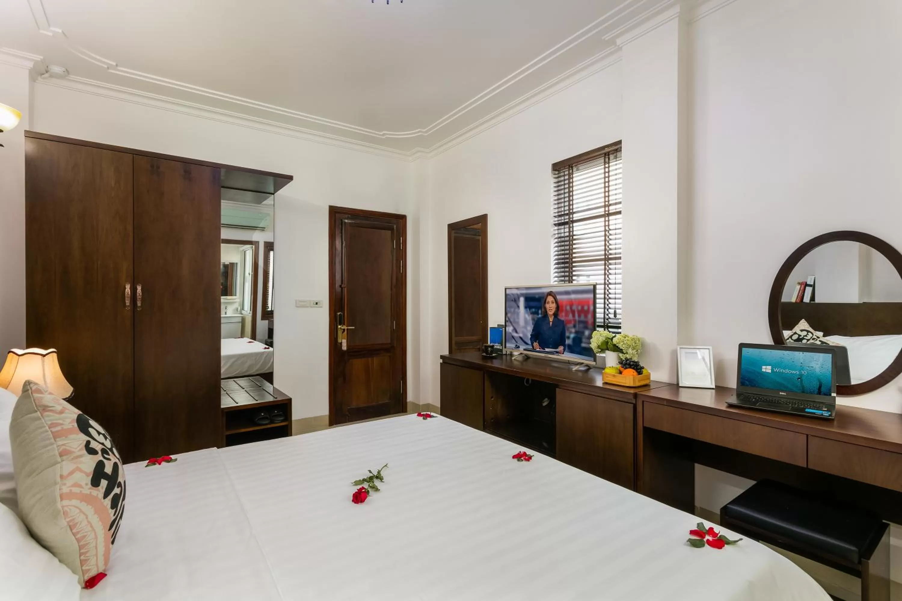 Deluxe Double Room in Hanoi Stella Hotel