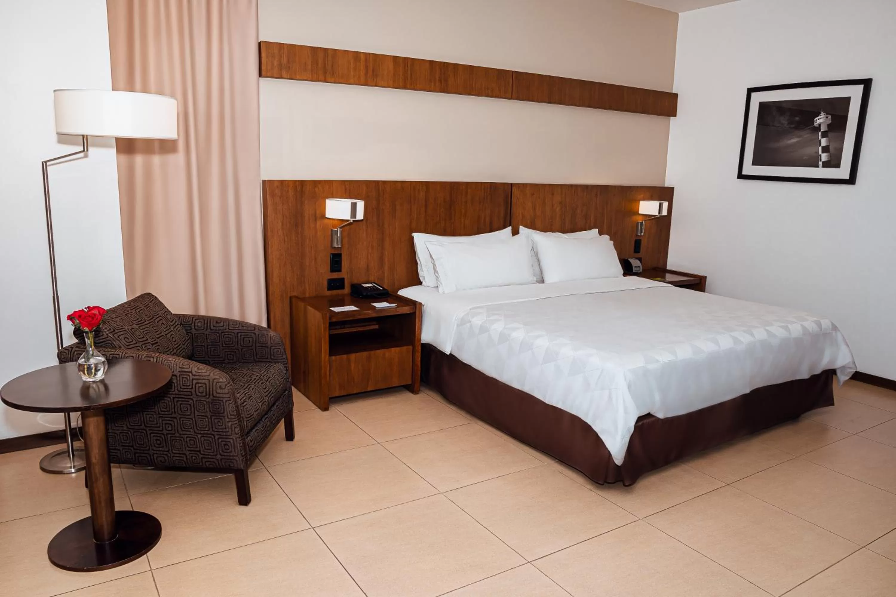 Standard King Room with City View in Holiday Inn Guayaquil Airport by IHG