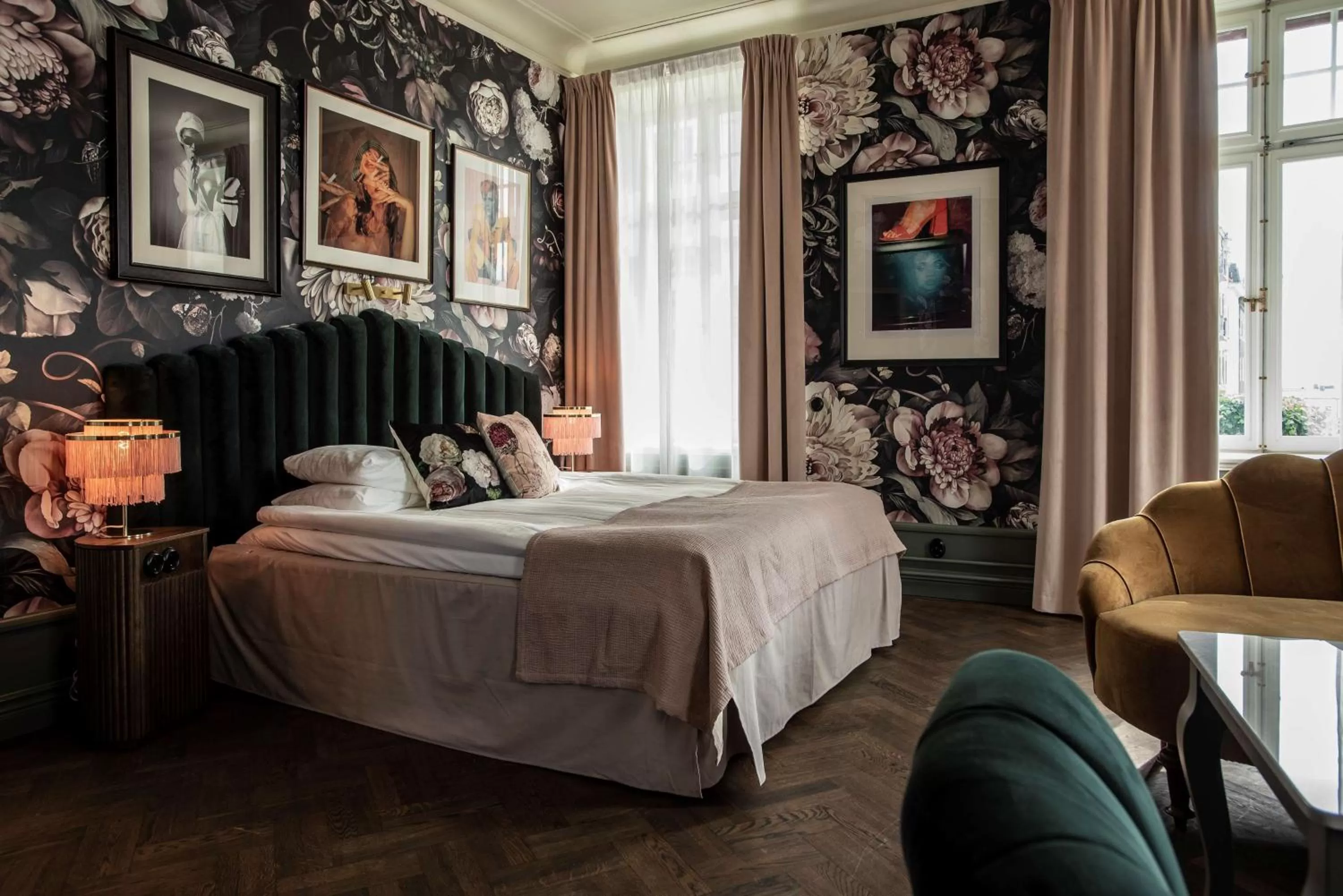 Photo of the whole room, Bed in The Vault Hotel, WorldHotels Crafted