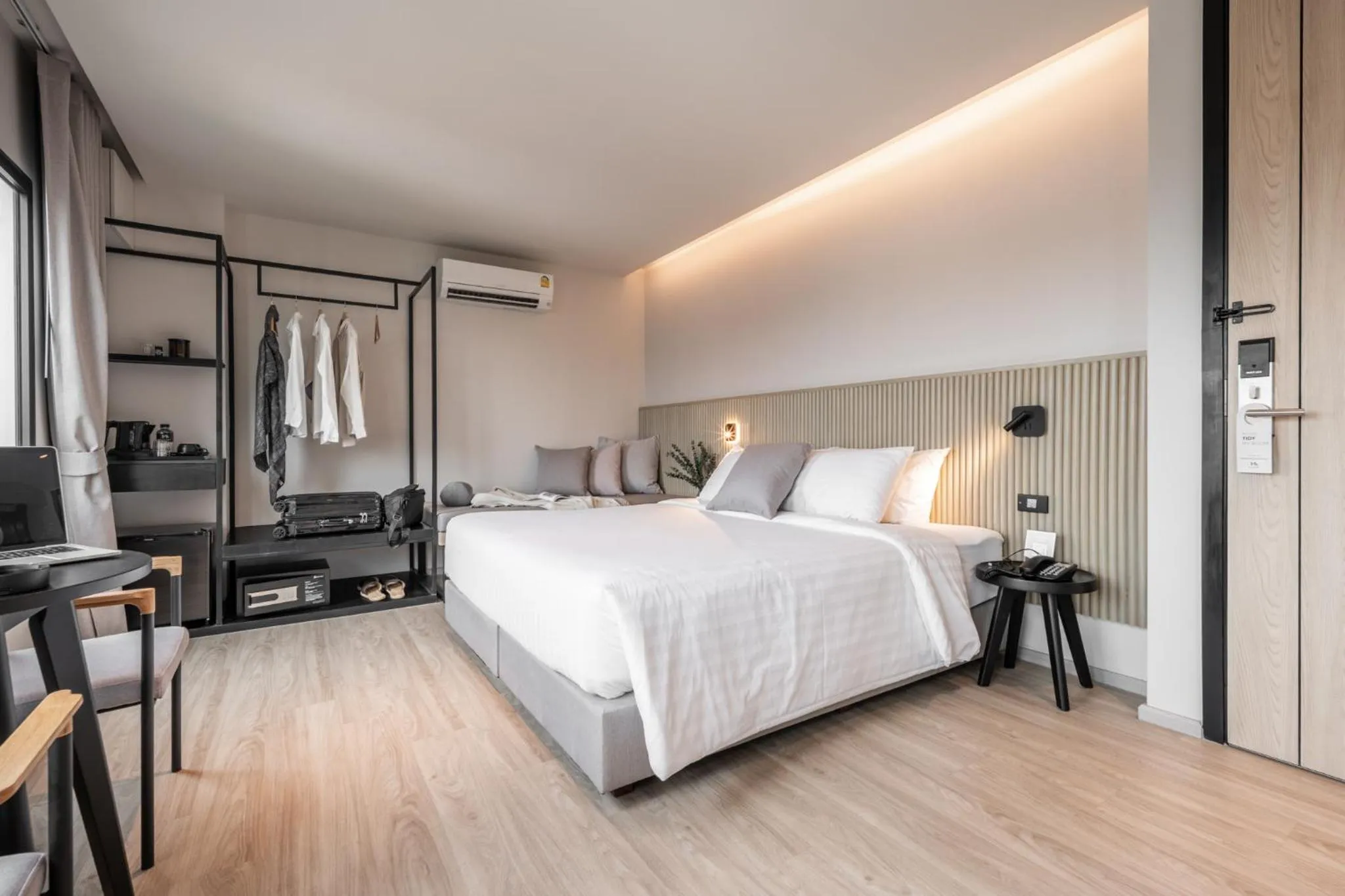 Escape Pano with Balcony in Mii Hotel Srinakarin