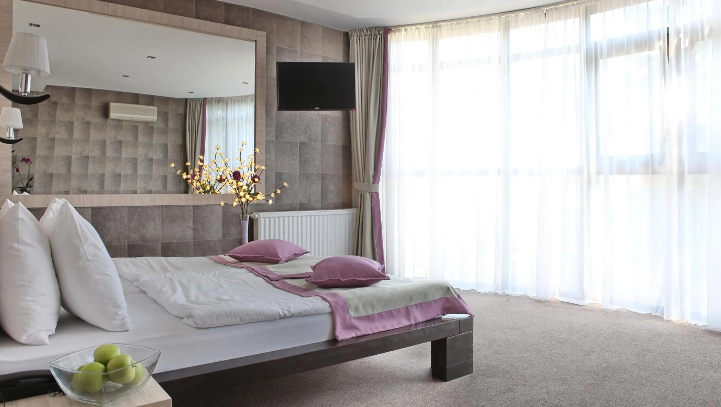 Comfort Double Room with Parking in Garni Hotel Vozarev