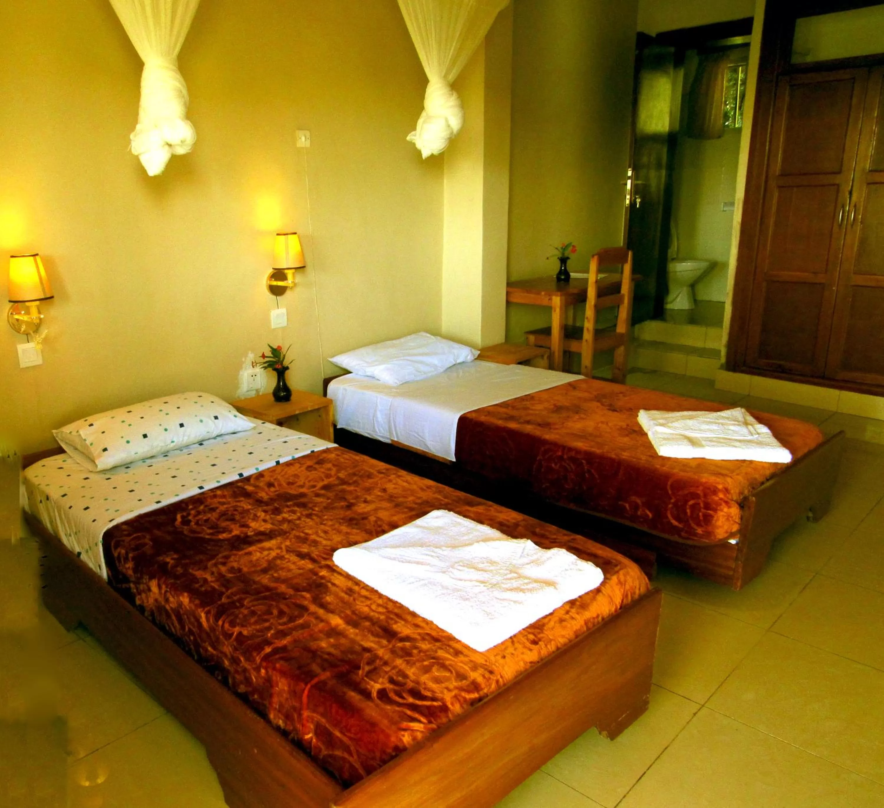 Twin Room with Lake View in Rebero Kivu Resort