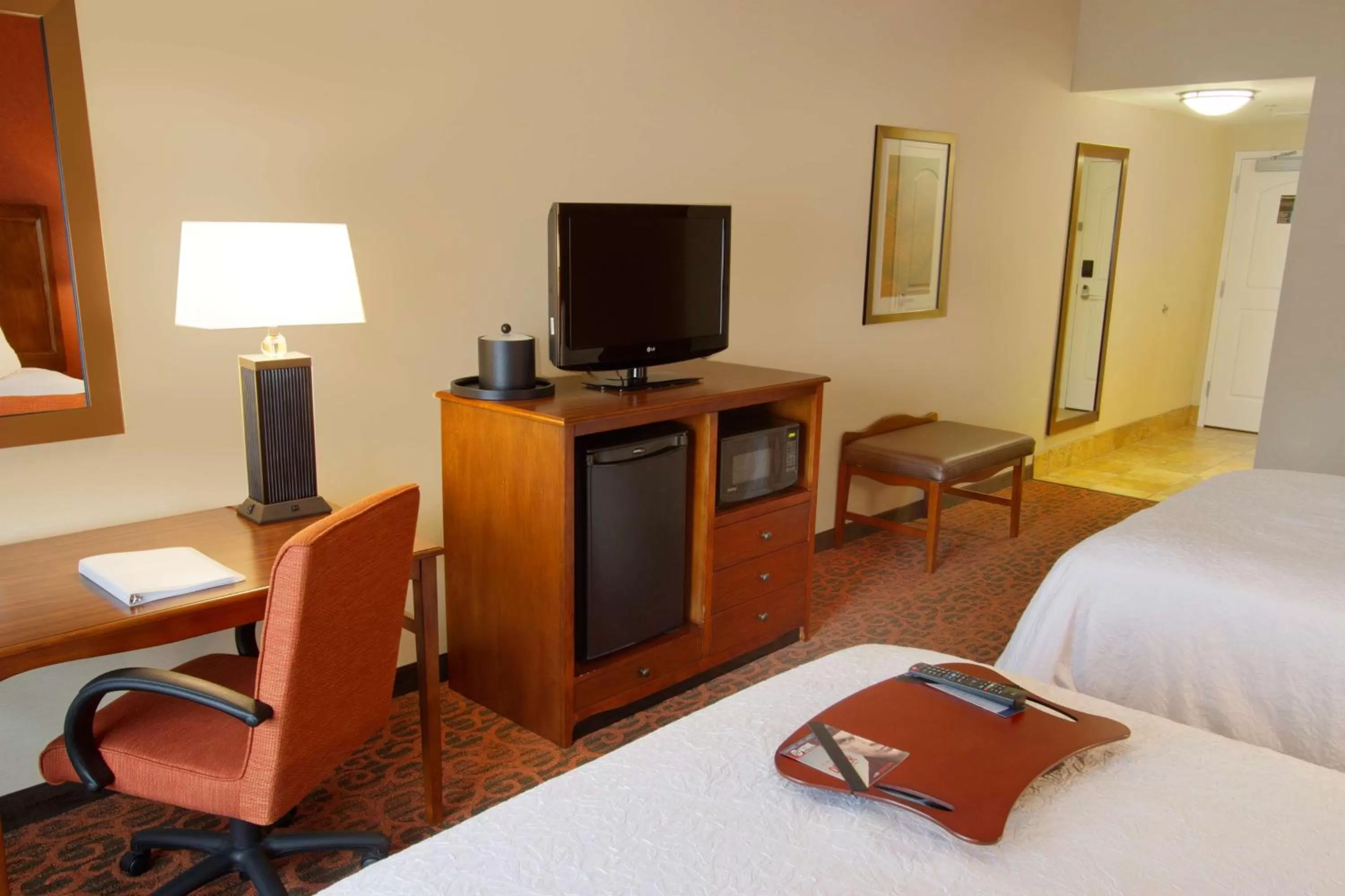 Queen Room with Two Queen Beds with Roll-In Shower - Disability Access in Hampton Inn Bangor