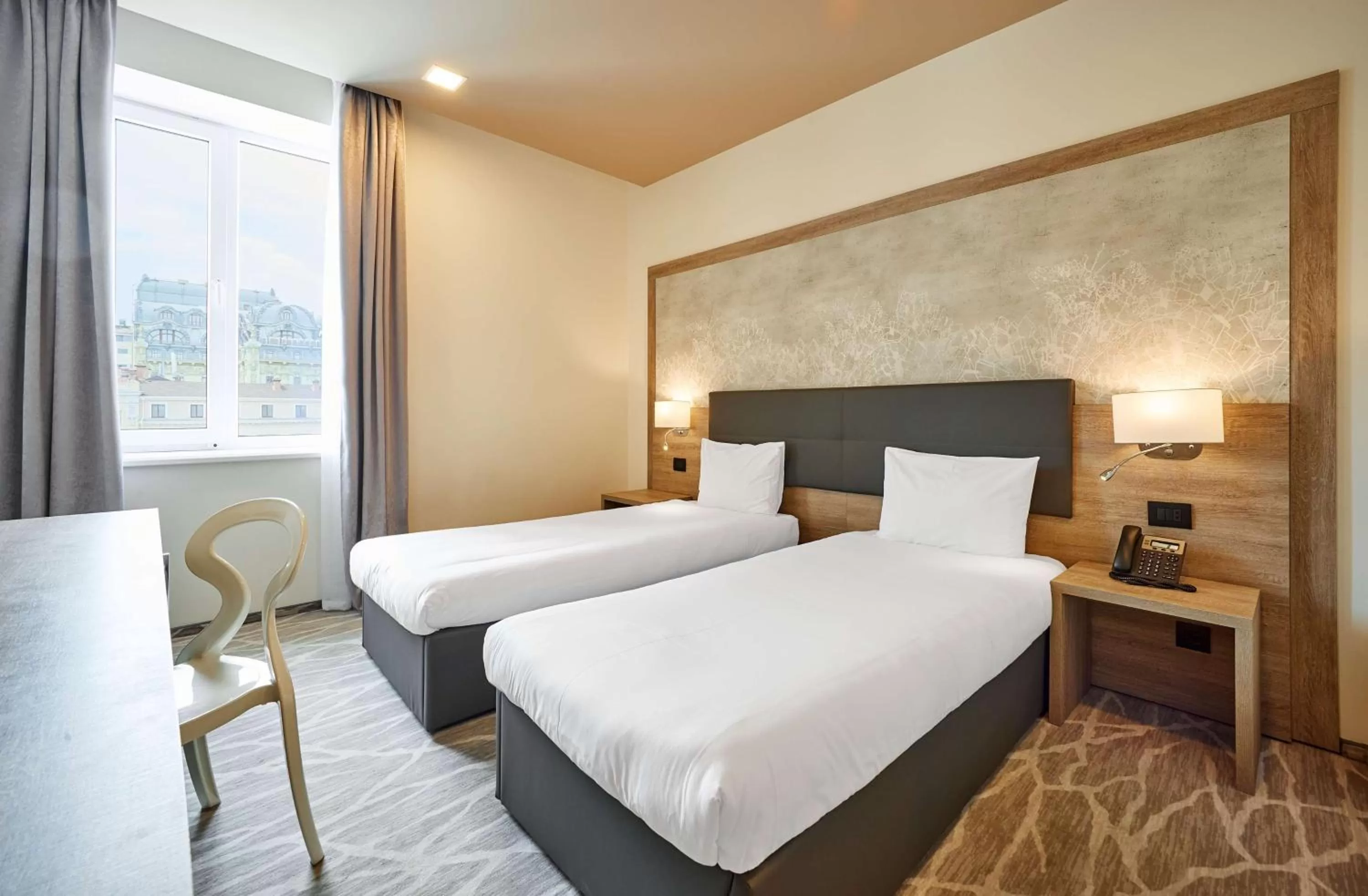 Superior Room with City View and Balcony in Radisson Hotel City Centre Odesa