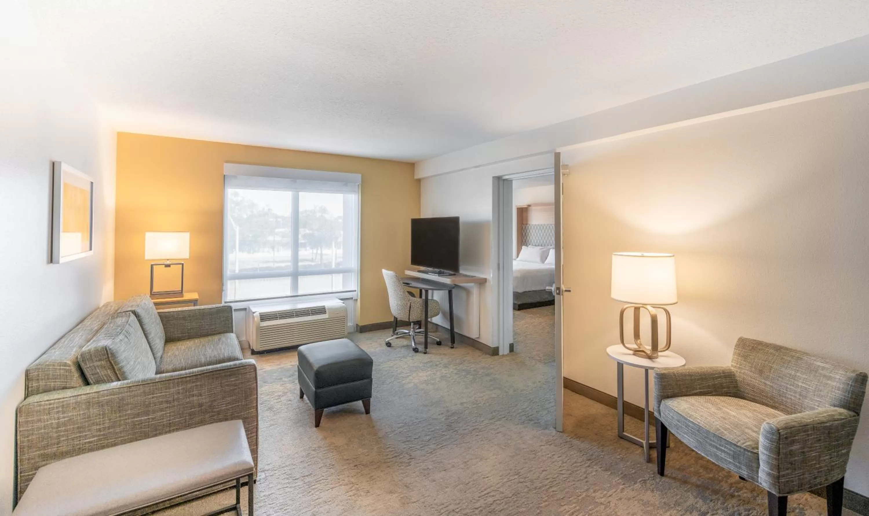 One-Bedroom King Suite in Holiday Inn Hotel & Suites - Orange Park - Wells Rd.