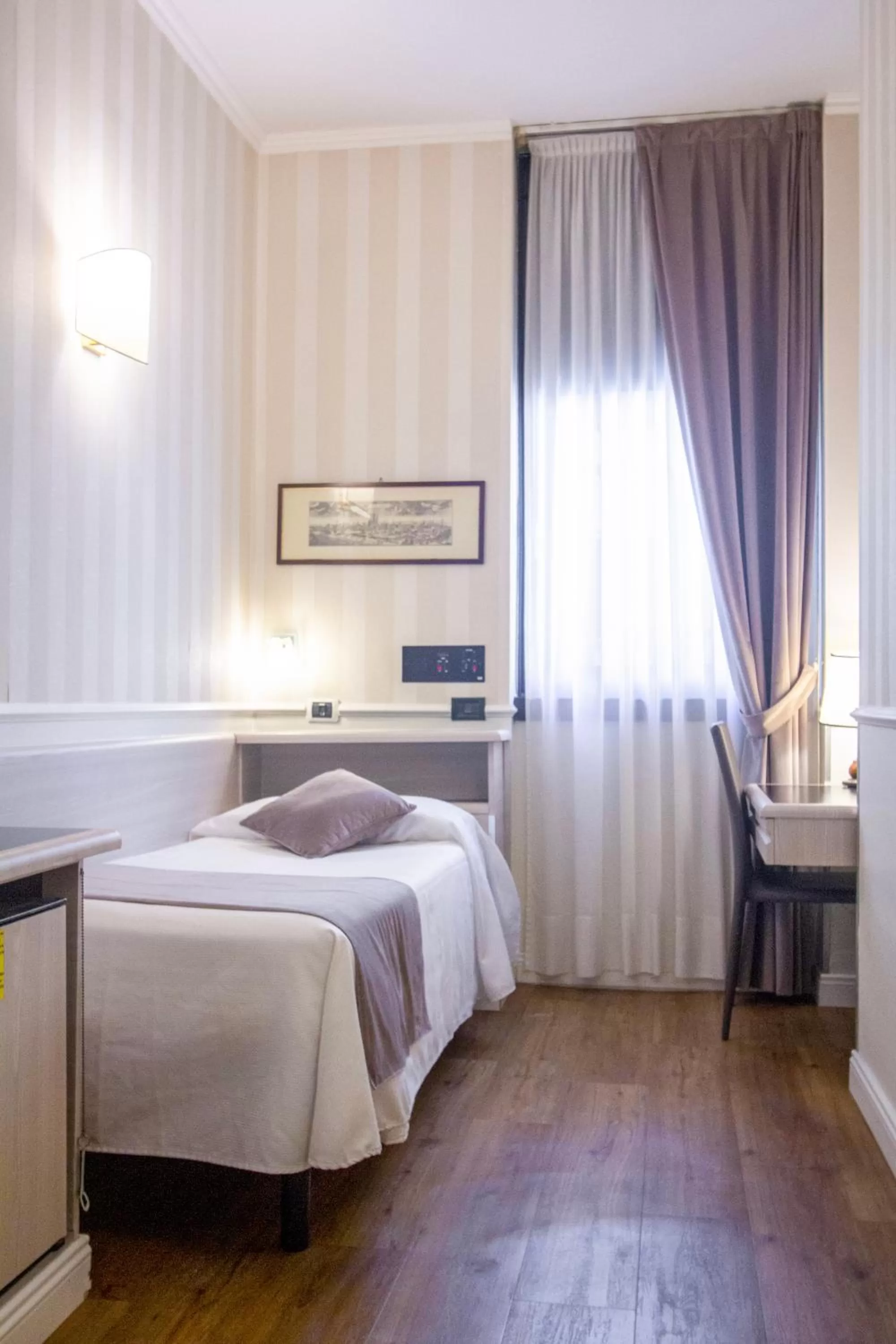 Single Room in Hotel Flora