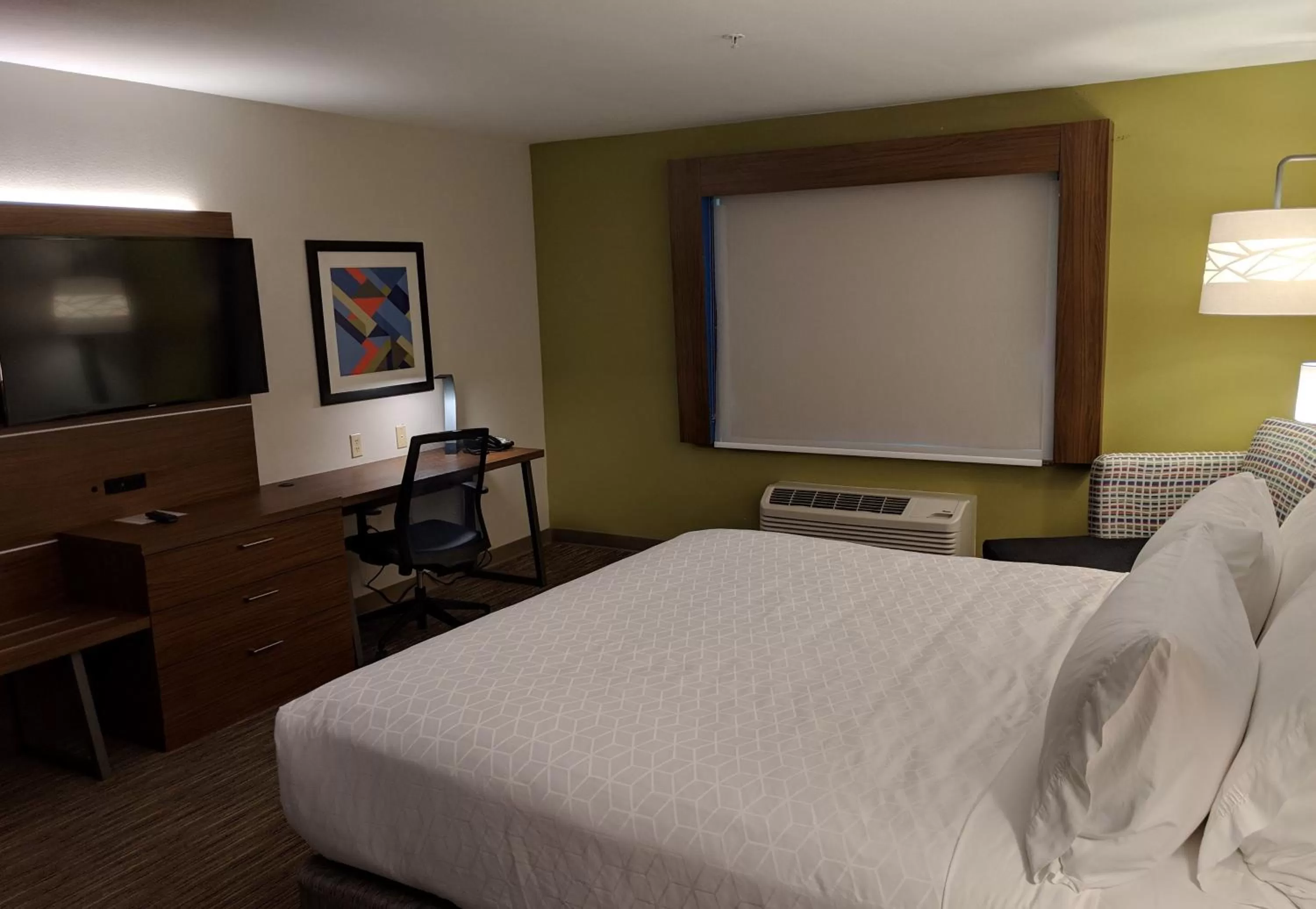 Standard King Room in Holiday Inn Express Hotel & Suites Claypool Hill -Richlands Area by IHG