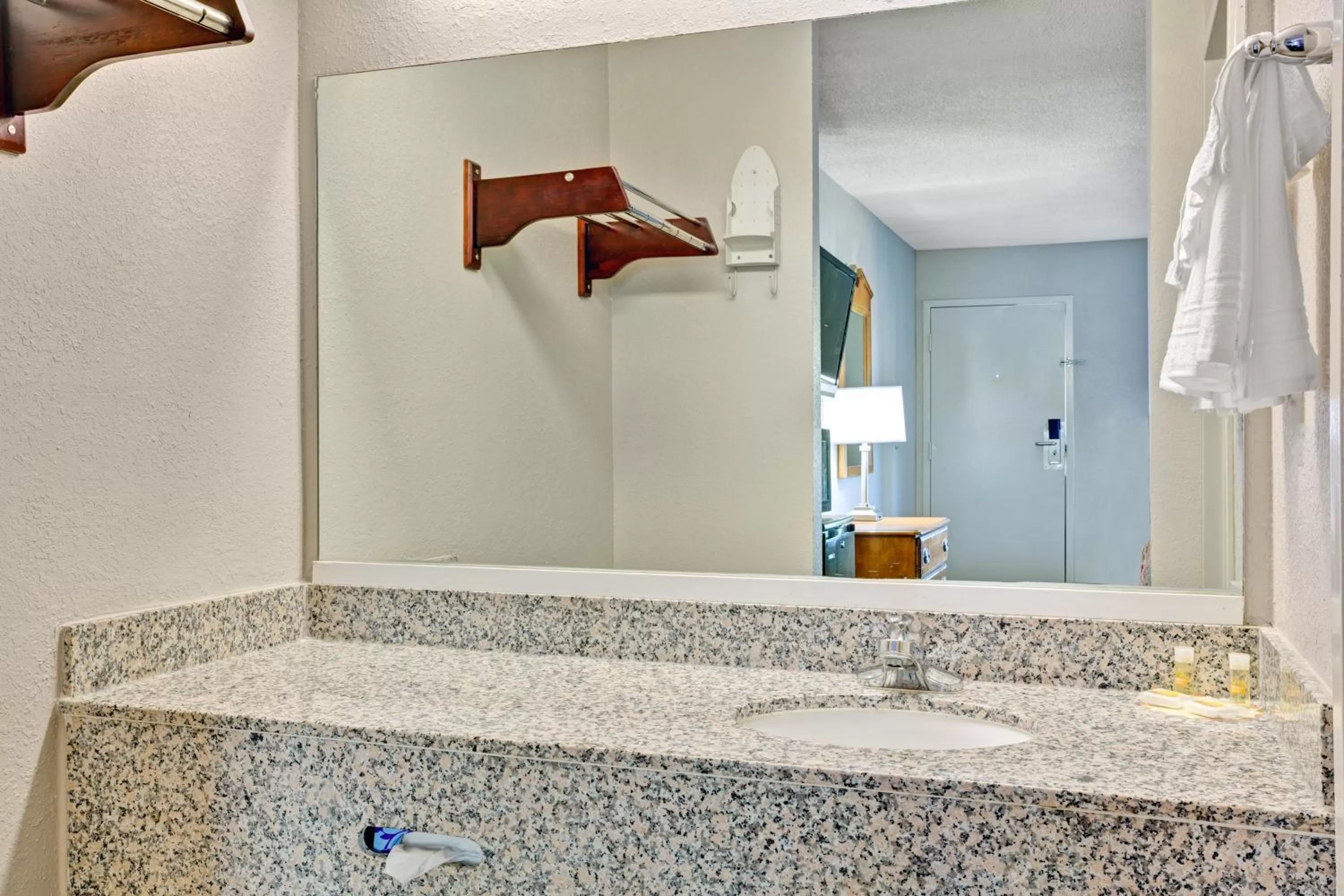 King Room - Non-Smoking in Days Inn by Wyndham Hernando