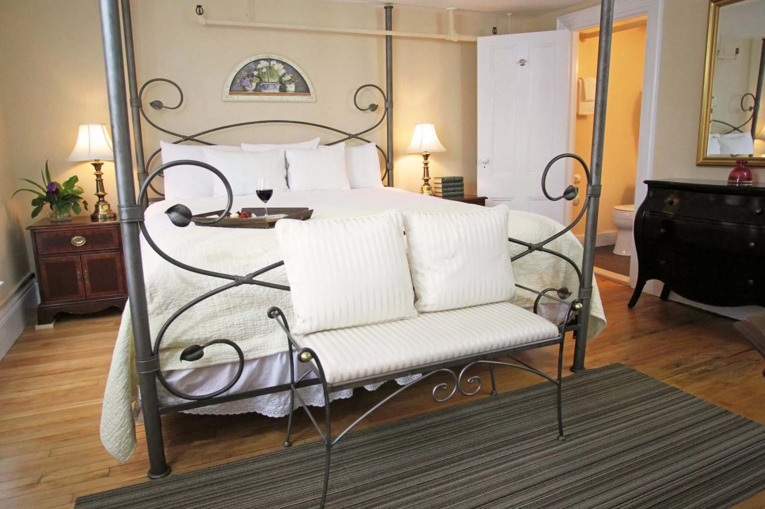 King Room in The Kennebunk Inn