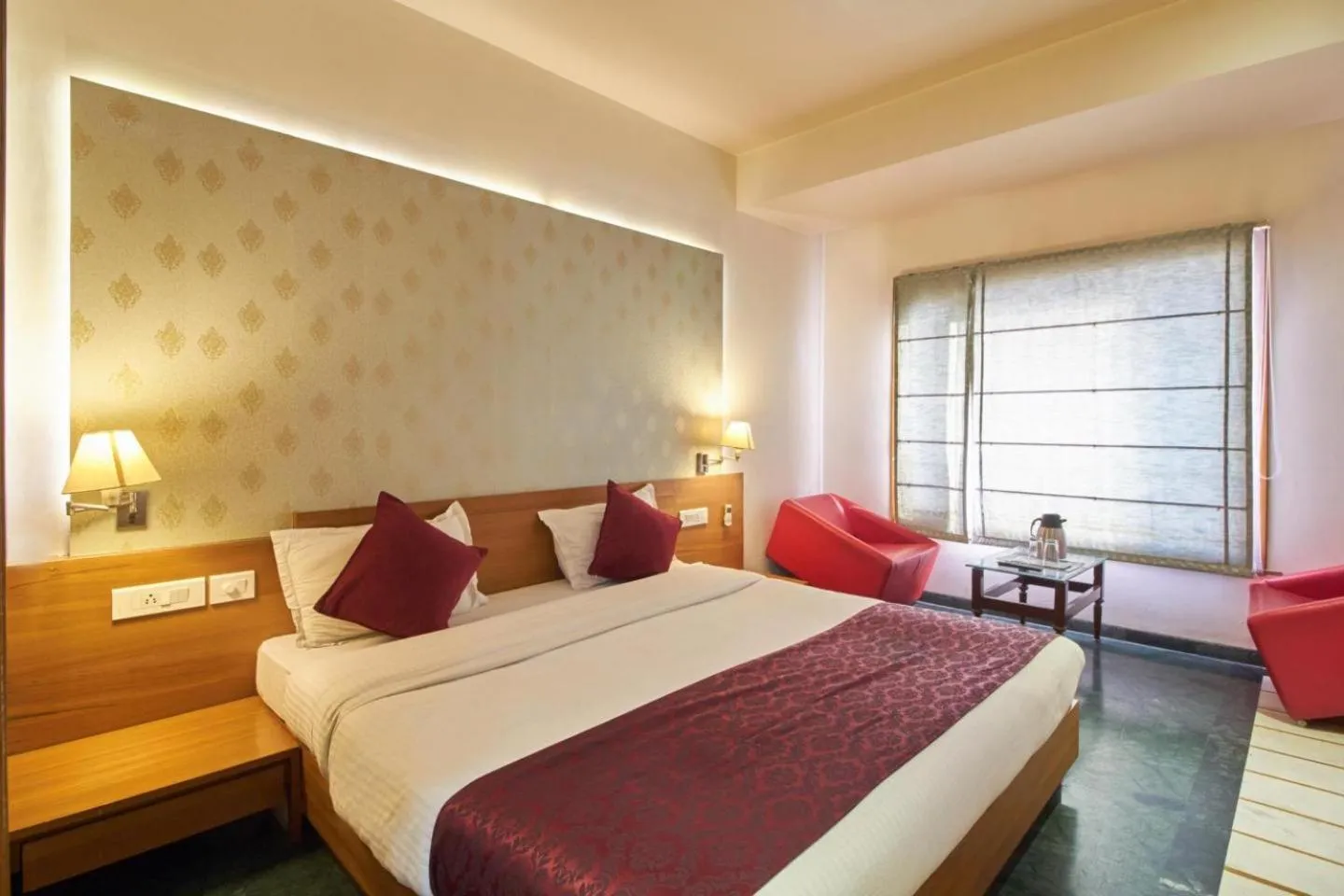 Large Double Room in Hotel Shalimar Palace