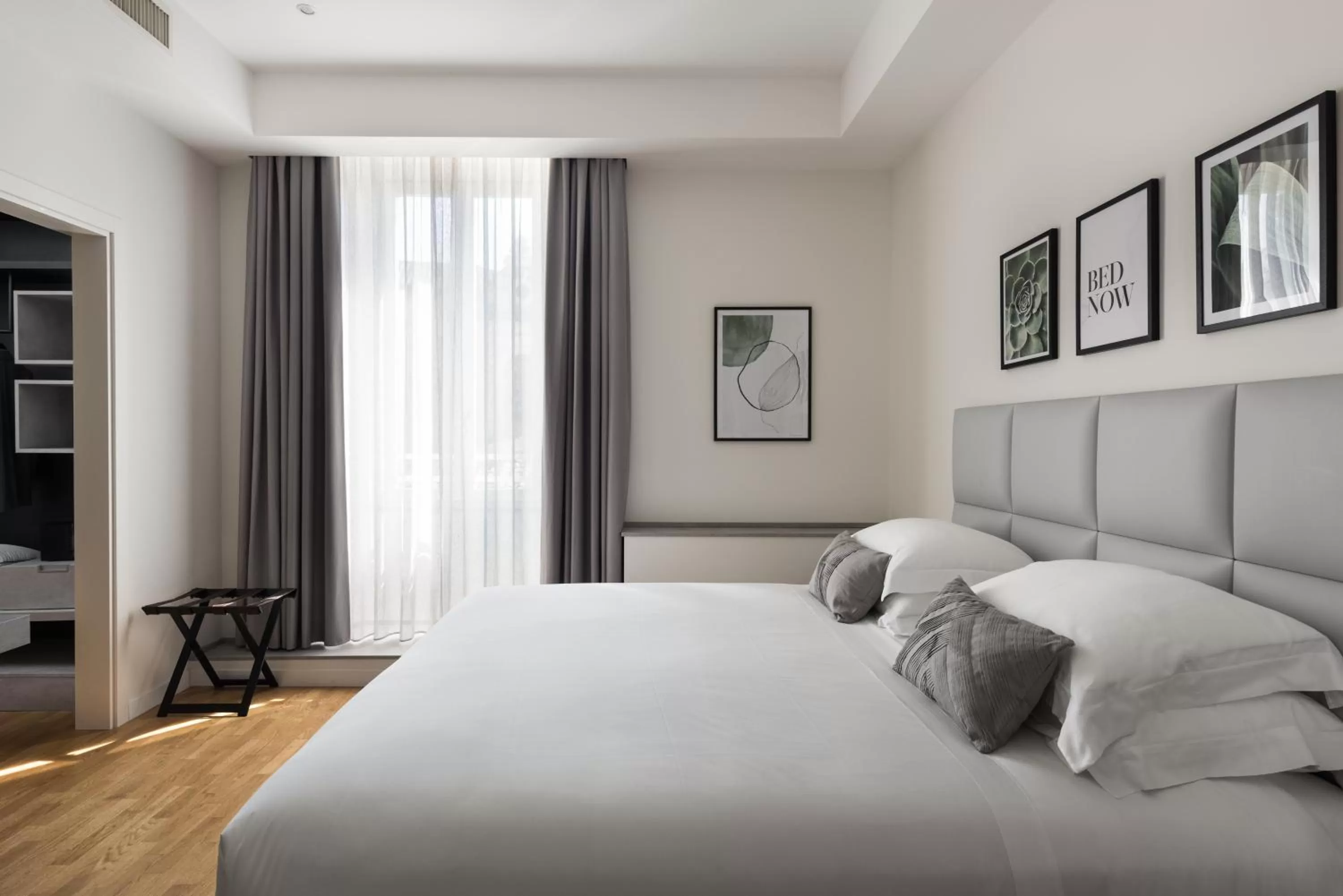 Deluxe Double or Twin Room with City View in AT FORTY-ONE