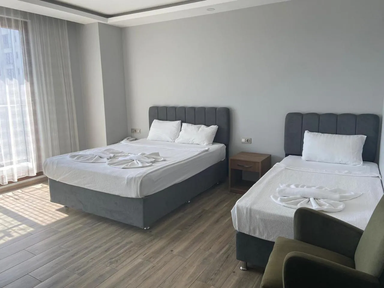 Standard Triple Room in Zeynel Hotel