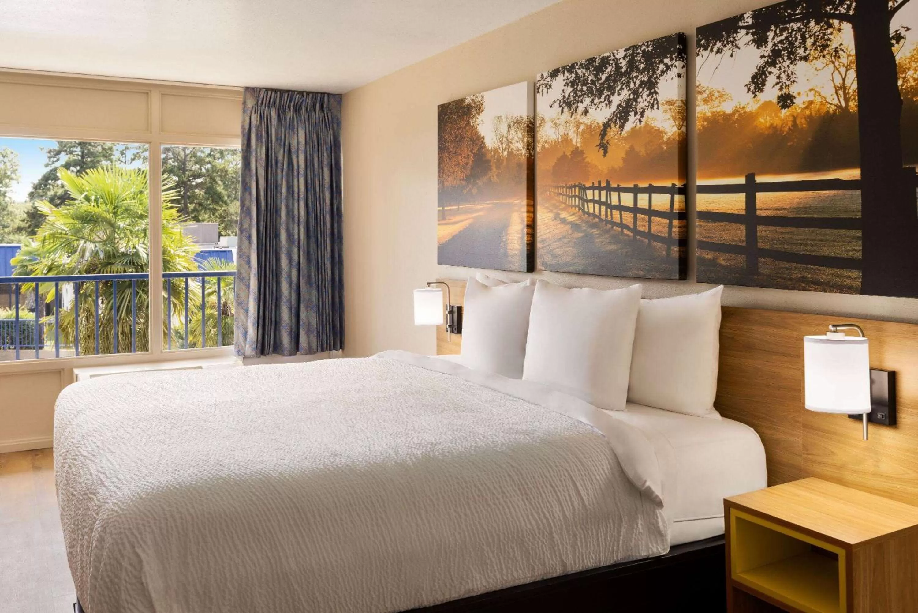 King Room - Non-Smoking in Days Inn by Wyndham McComb MS