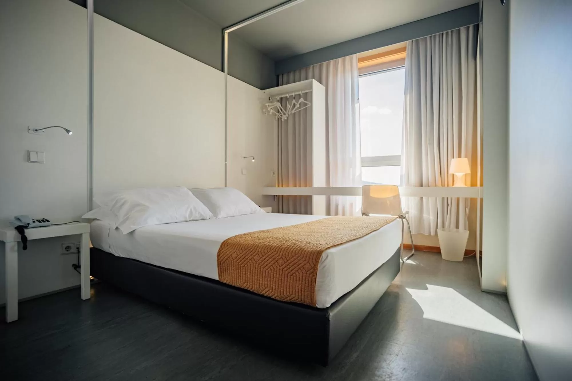 Basic Double Room in Basic Braga by Axis