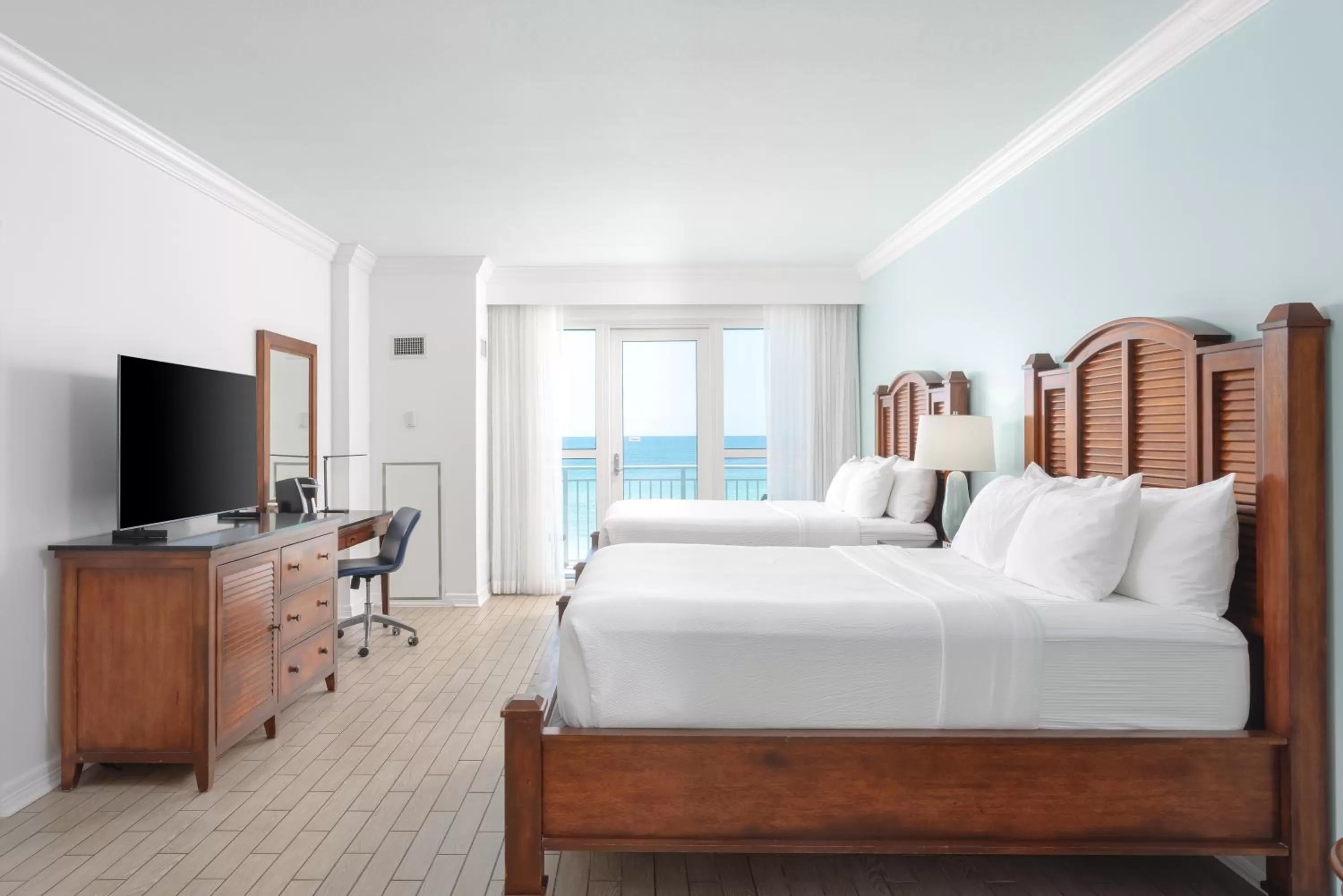 2 Queen Gulf Front with Balcony in The Pensacola Beach Resort