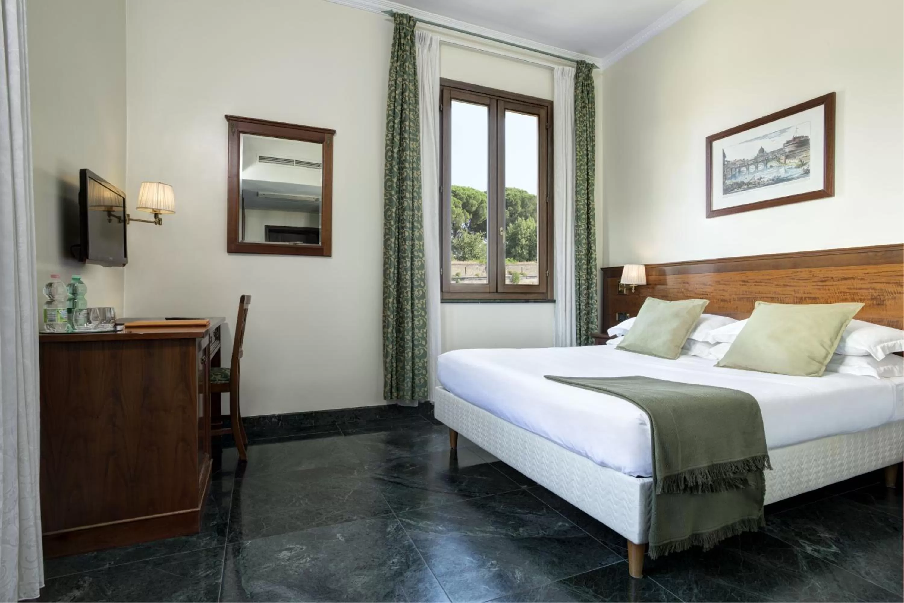 Superior Double or Twin Room in Grand Hotel Gianicolo
