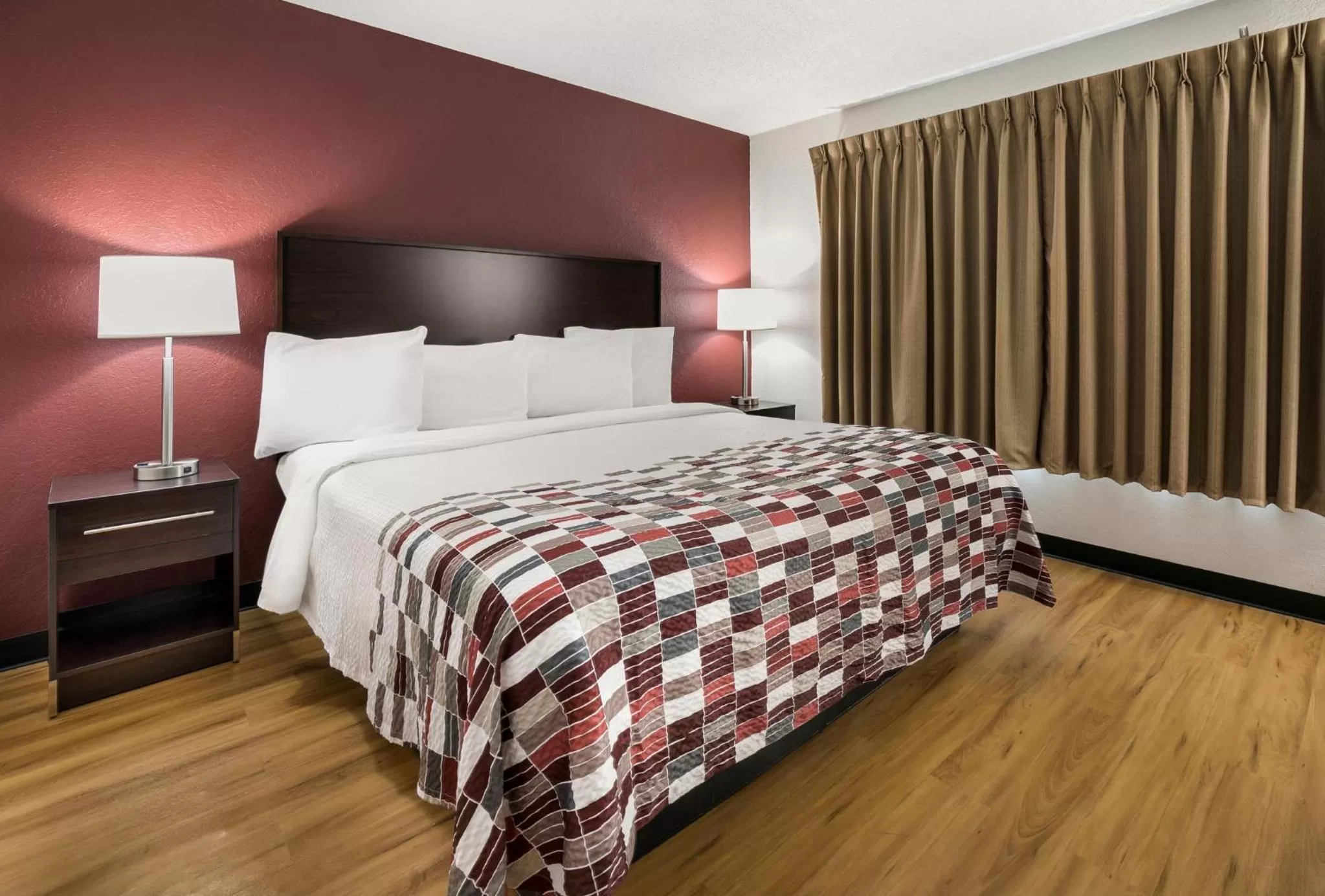 Suite King Room - Disability Access/Non-Smoking in Red Roof Inn & Suites Knoxville East