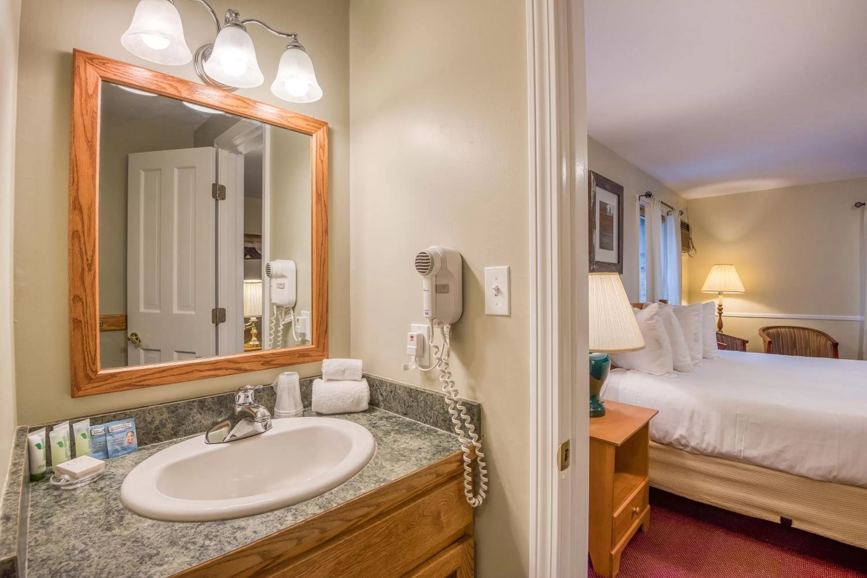 Queen Suite in Purity Spring Resort