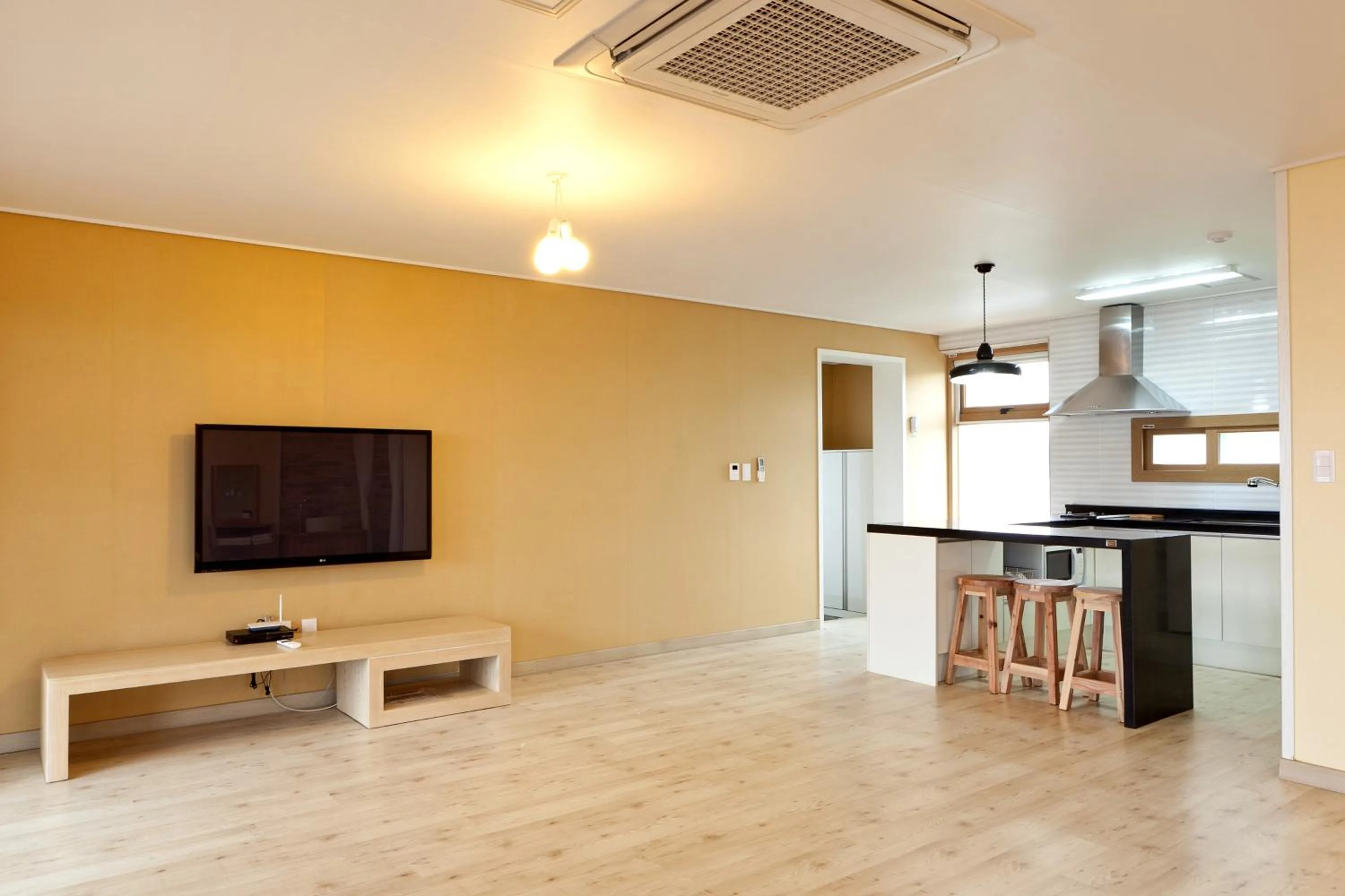 Standard Studio with Spa Bath in Oceantree House