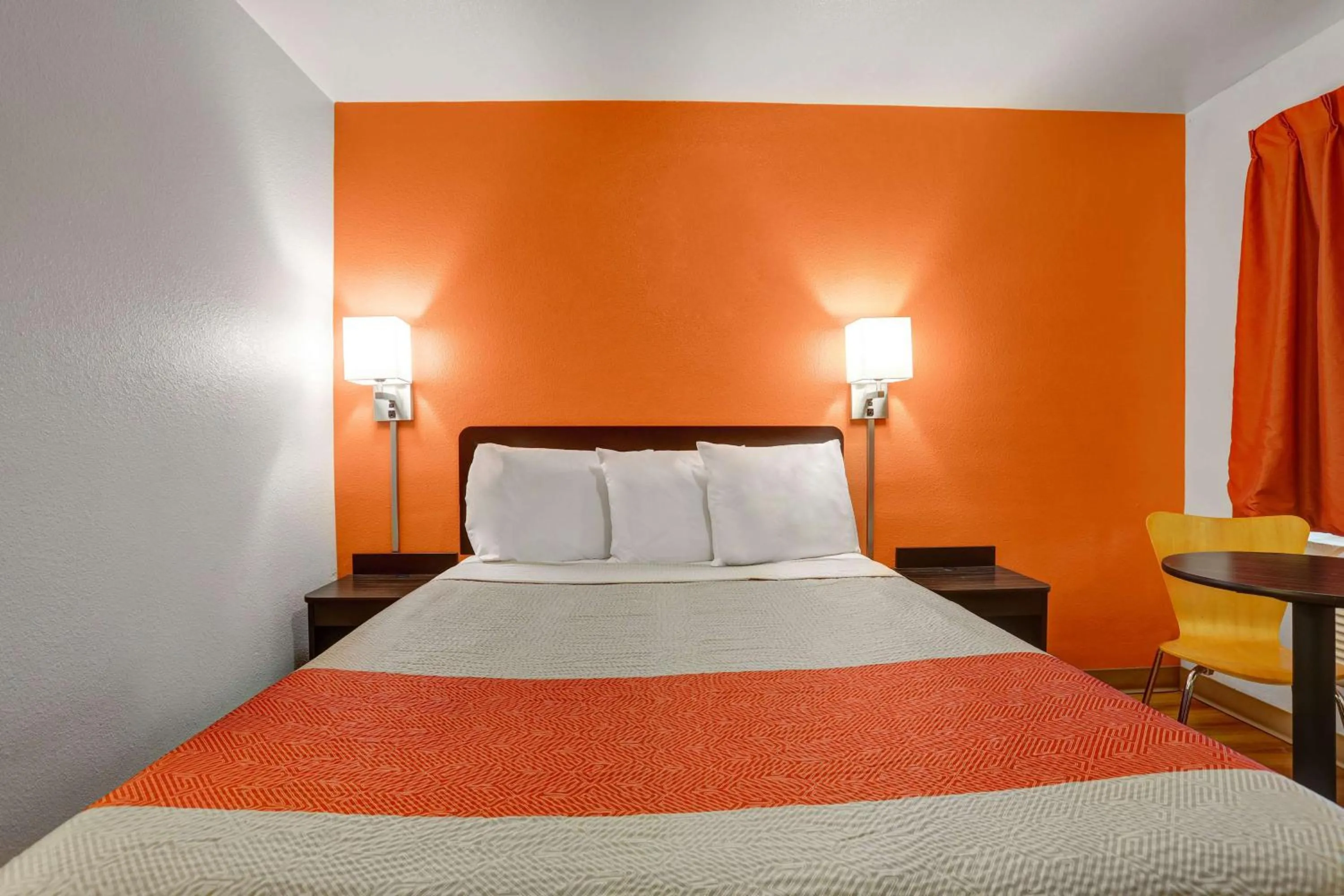 Deluxe Double Room - single occupancy - Non-Smoking in Motel 6-Marysville, CA