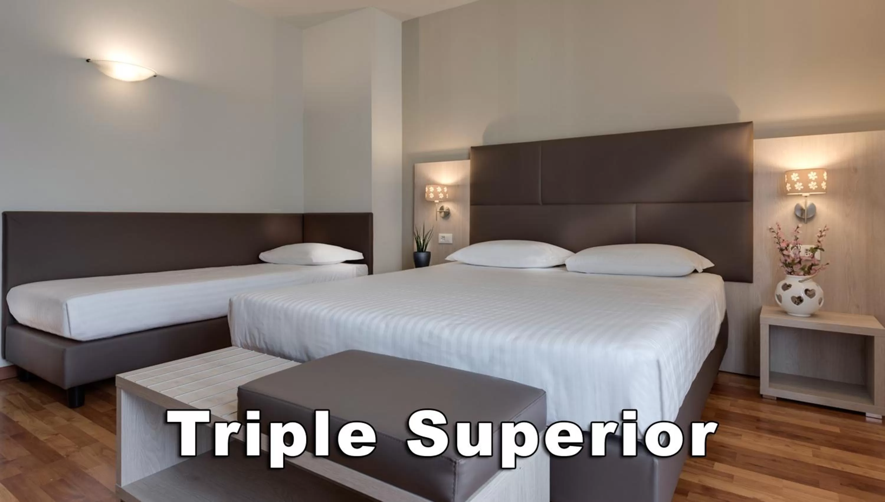 Superior Triple Room in Hotel Boston